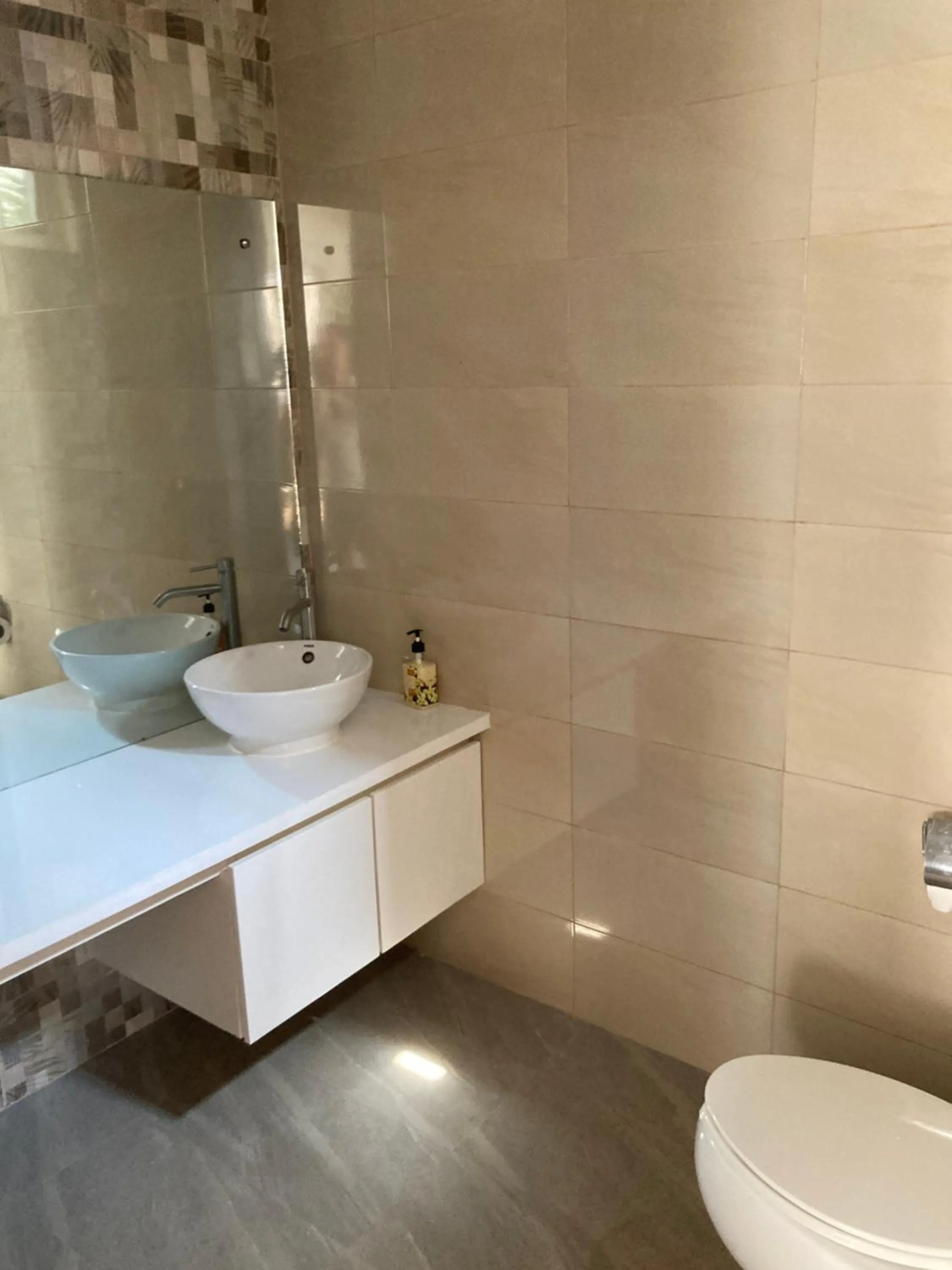 Bathroom in Sunset At Aninuan Beach Resort