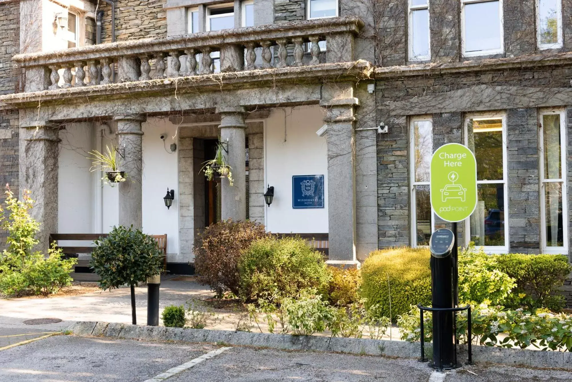 Facade/entrance, Property Building in Windermere Manor Hotel