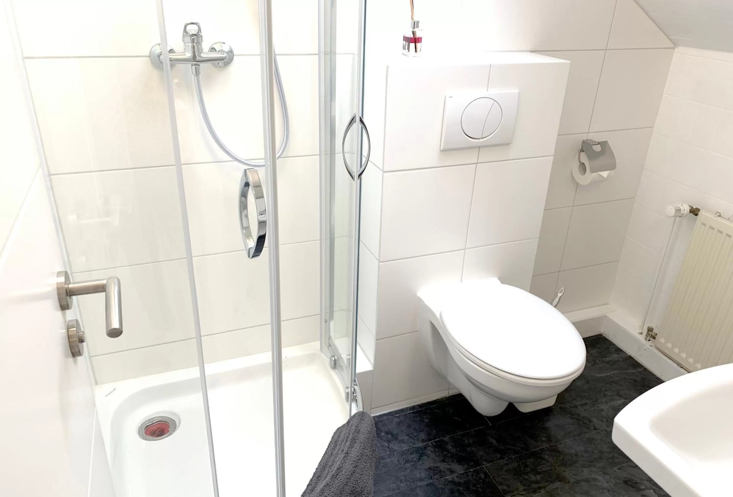 Bathroom in Hana Aparthotel