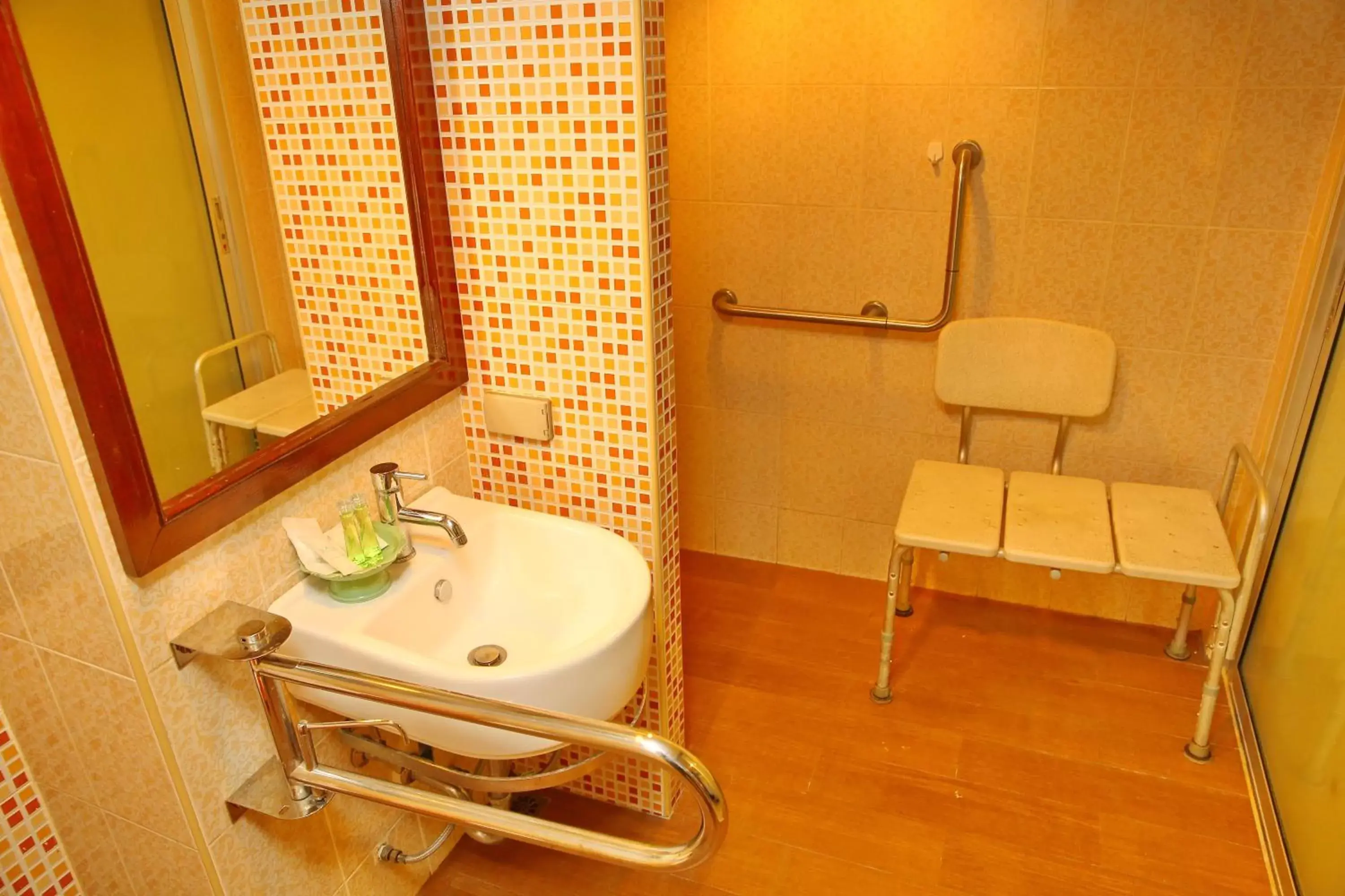 Bathroom in Diana Garden Resort - SHA Extra Plus