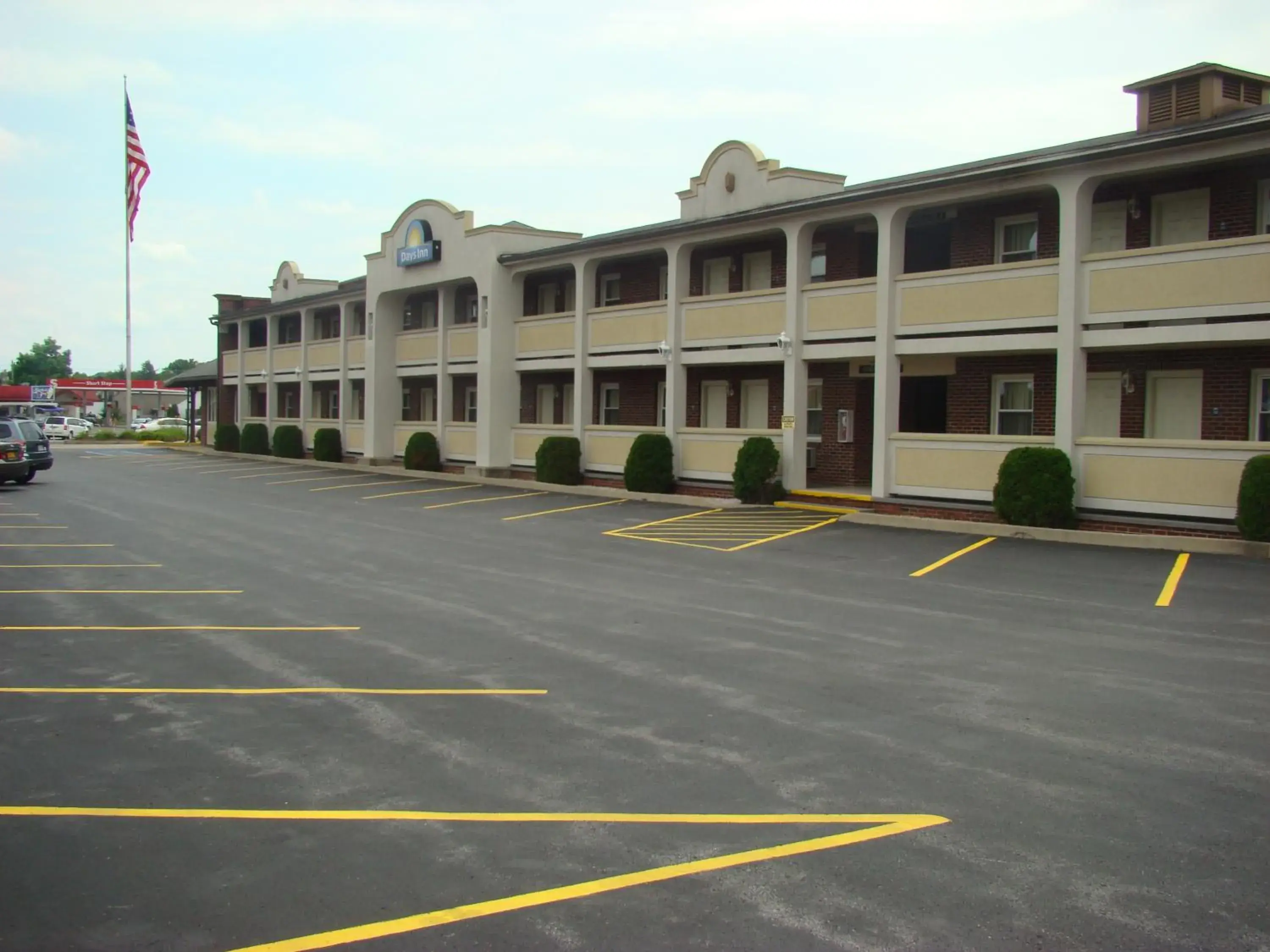 Property Building in Aderi Hotel Near Bucknell University