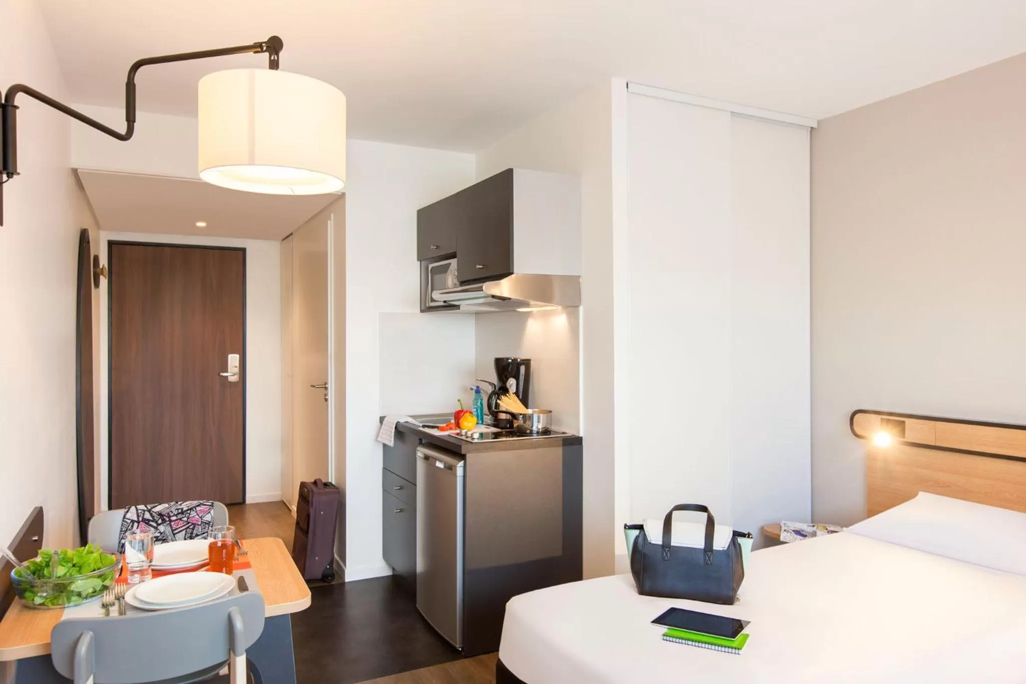 Dining area, Bed in Aparthotel Adagio Access Nancy Centre