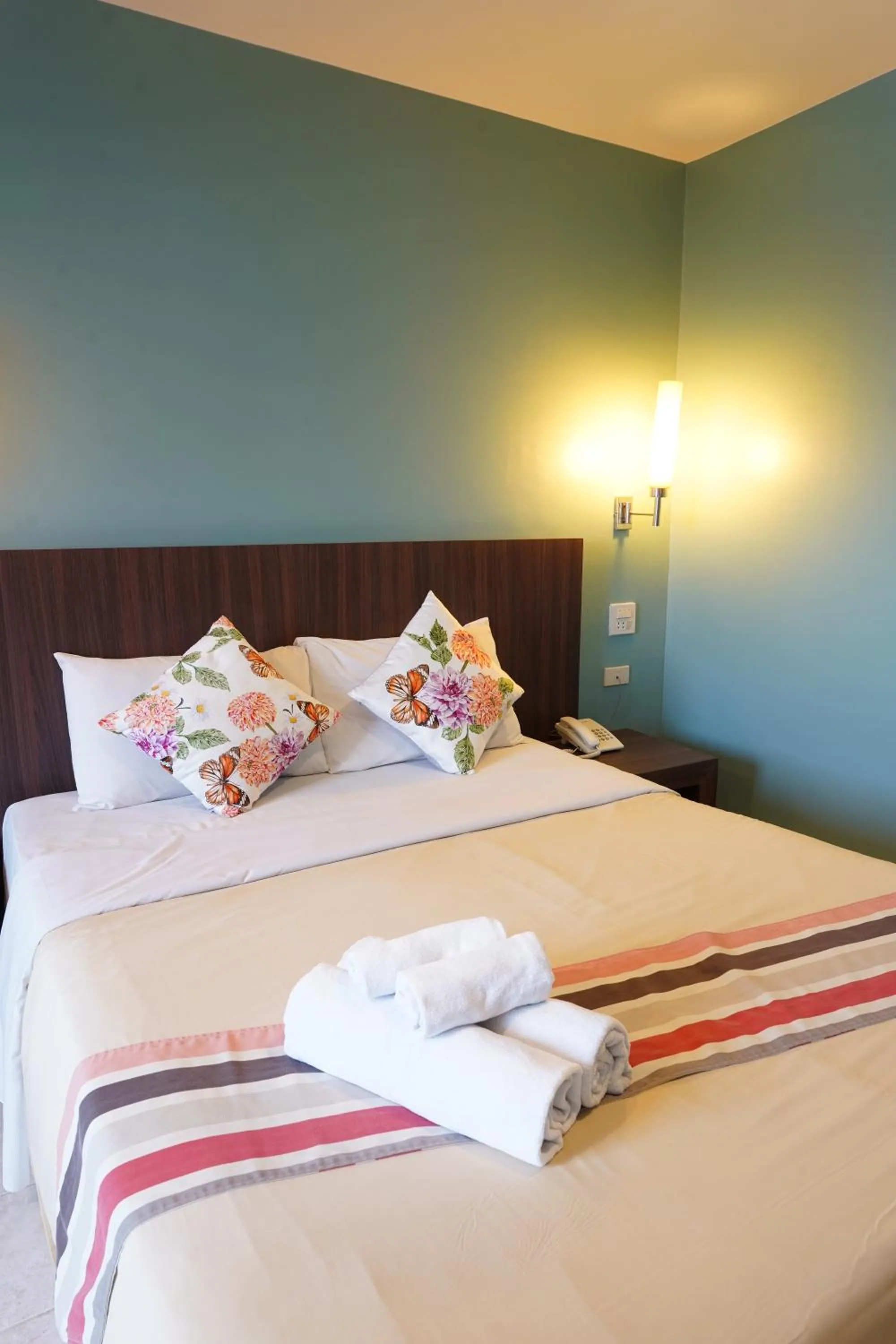 Bedroom, Bed in The Jomtien Twelve