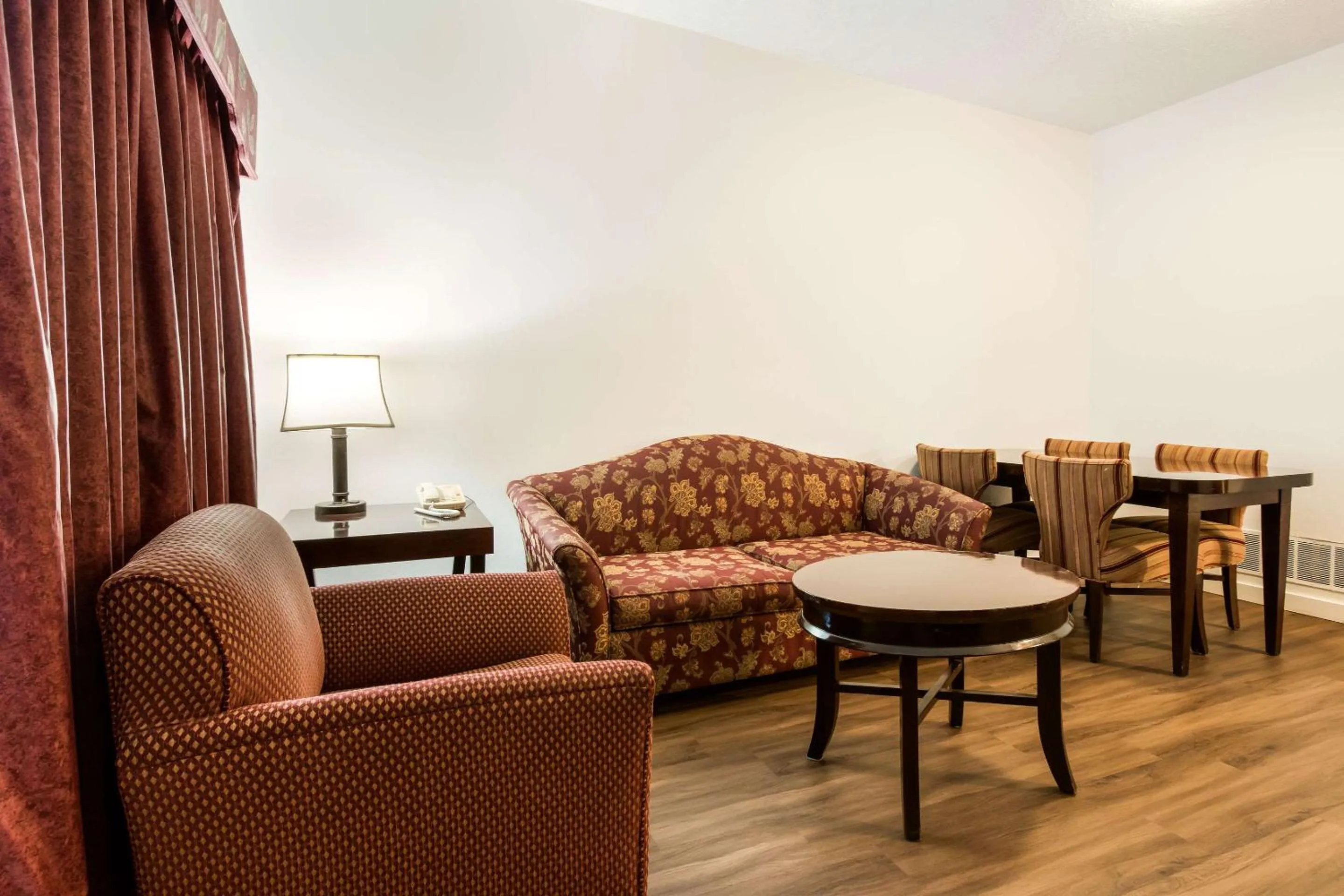 Photo of the whole room in Econo Lodge Inn & Suites Lake Harmony - Pocono Mountains Area