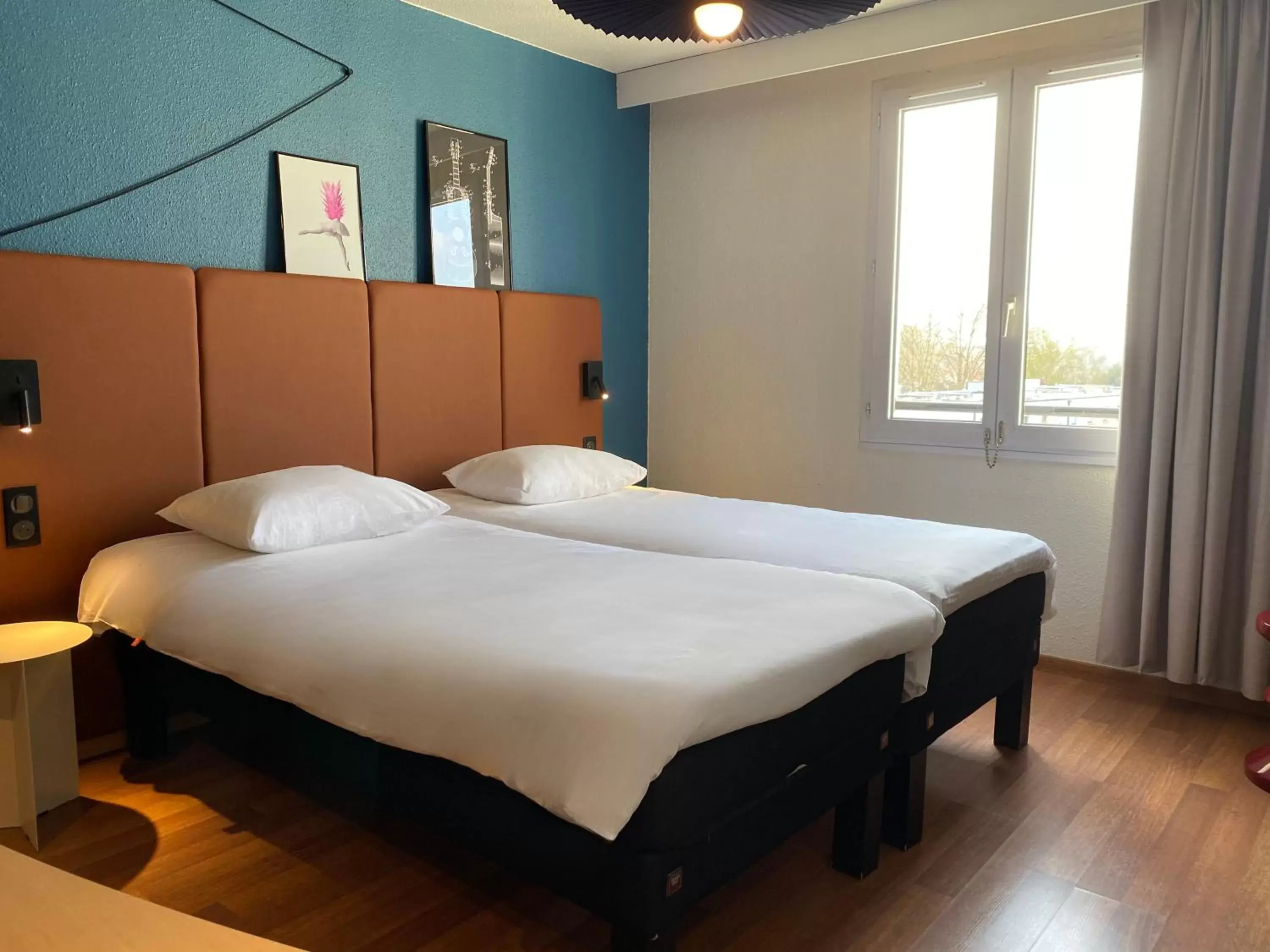 Bed in ibis Valenciennes