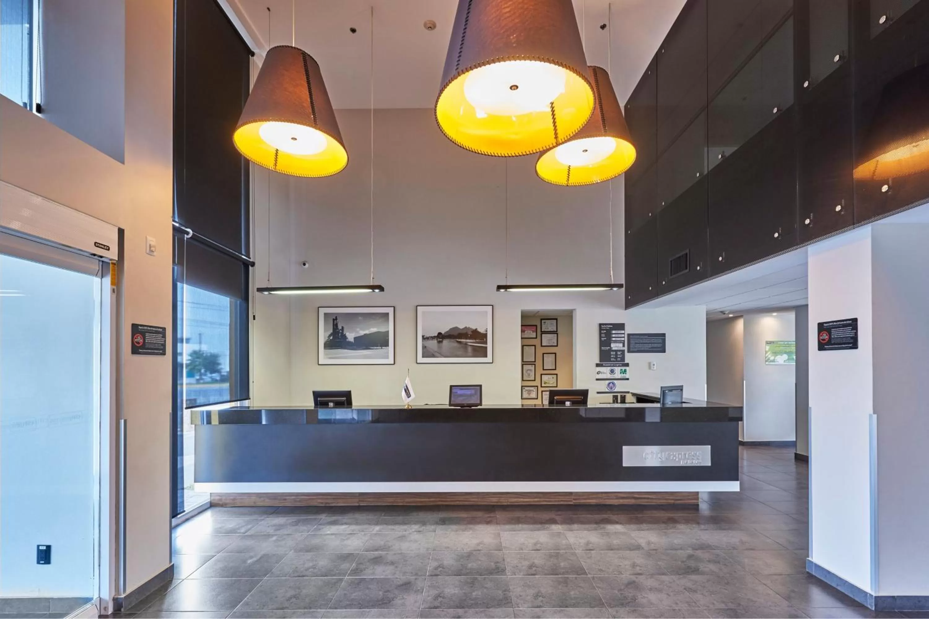 Lobby or reception in City Express by Marriott Monterrey Norte