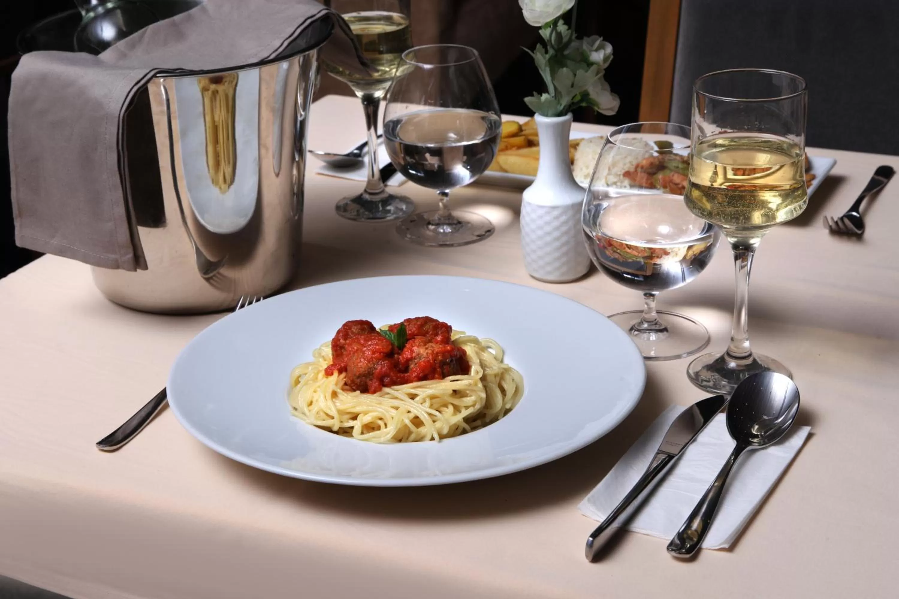 Food in Stargate Hotel&Spa