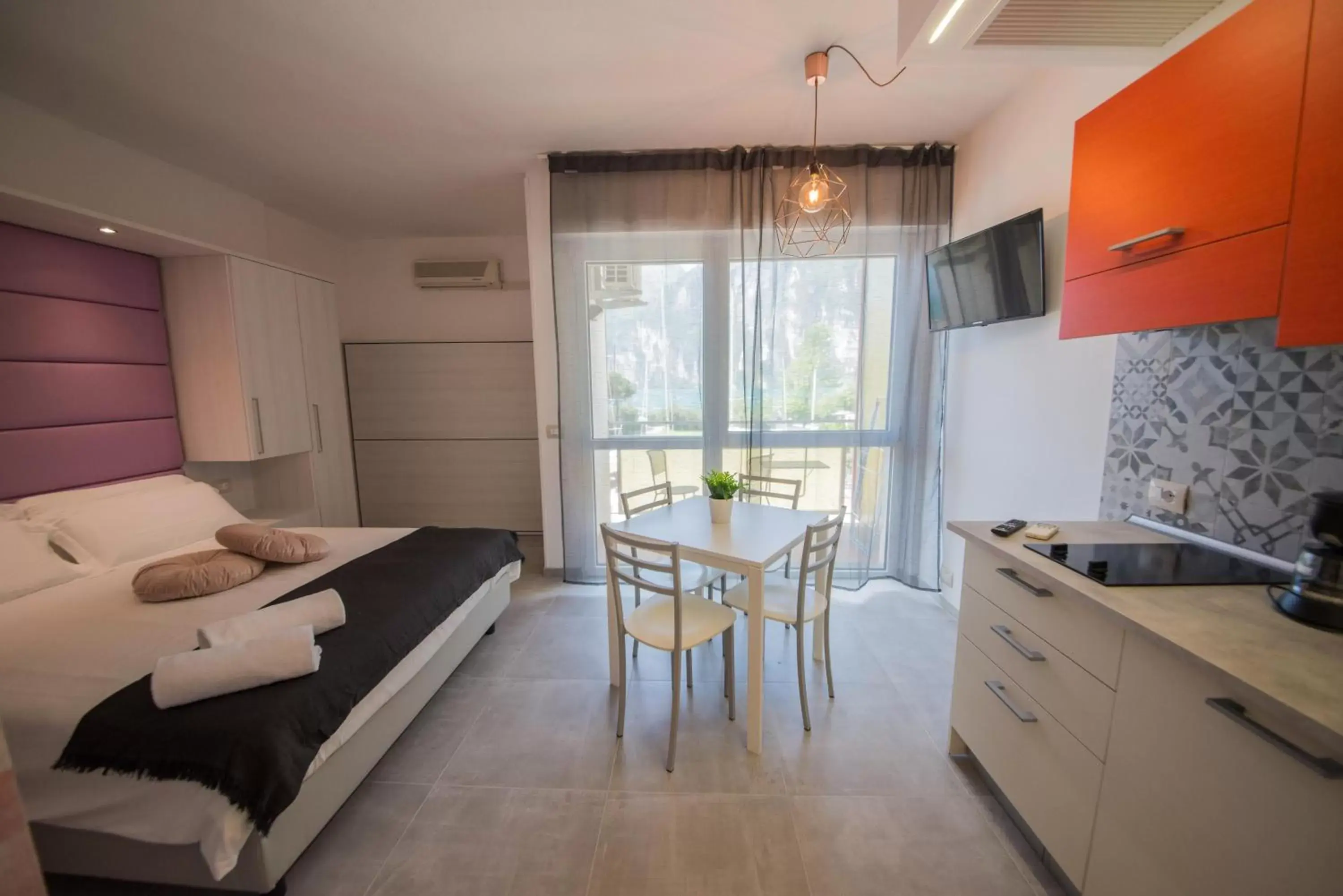 Dining area, Kitchen/Kitchenette in Residence Cristine