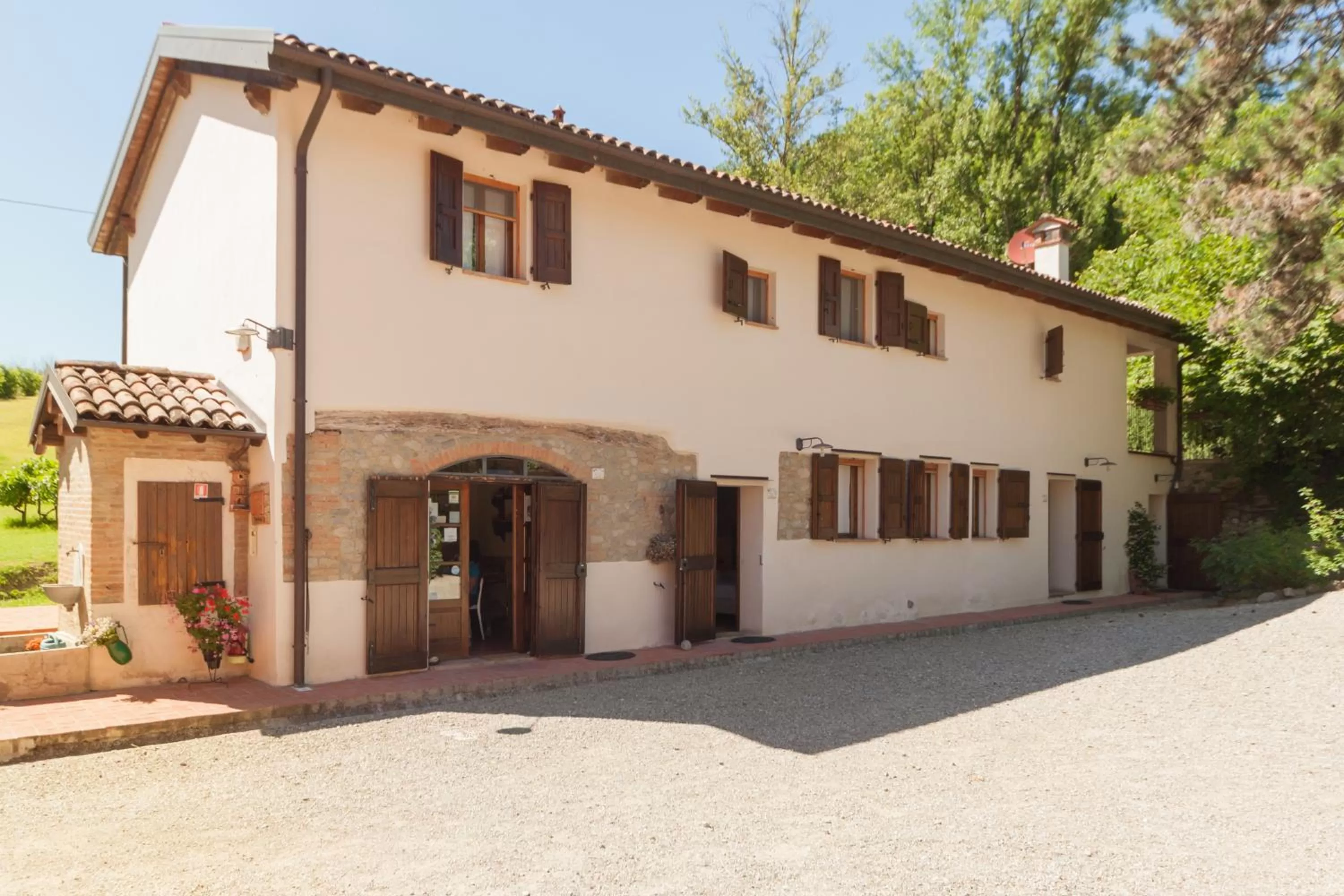 Facade/entrance, Property Building in Agriturismo Rio Verde