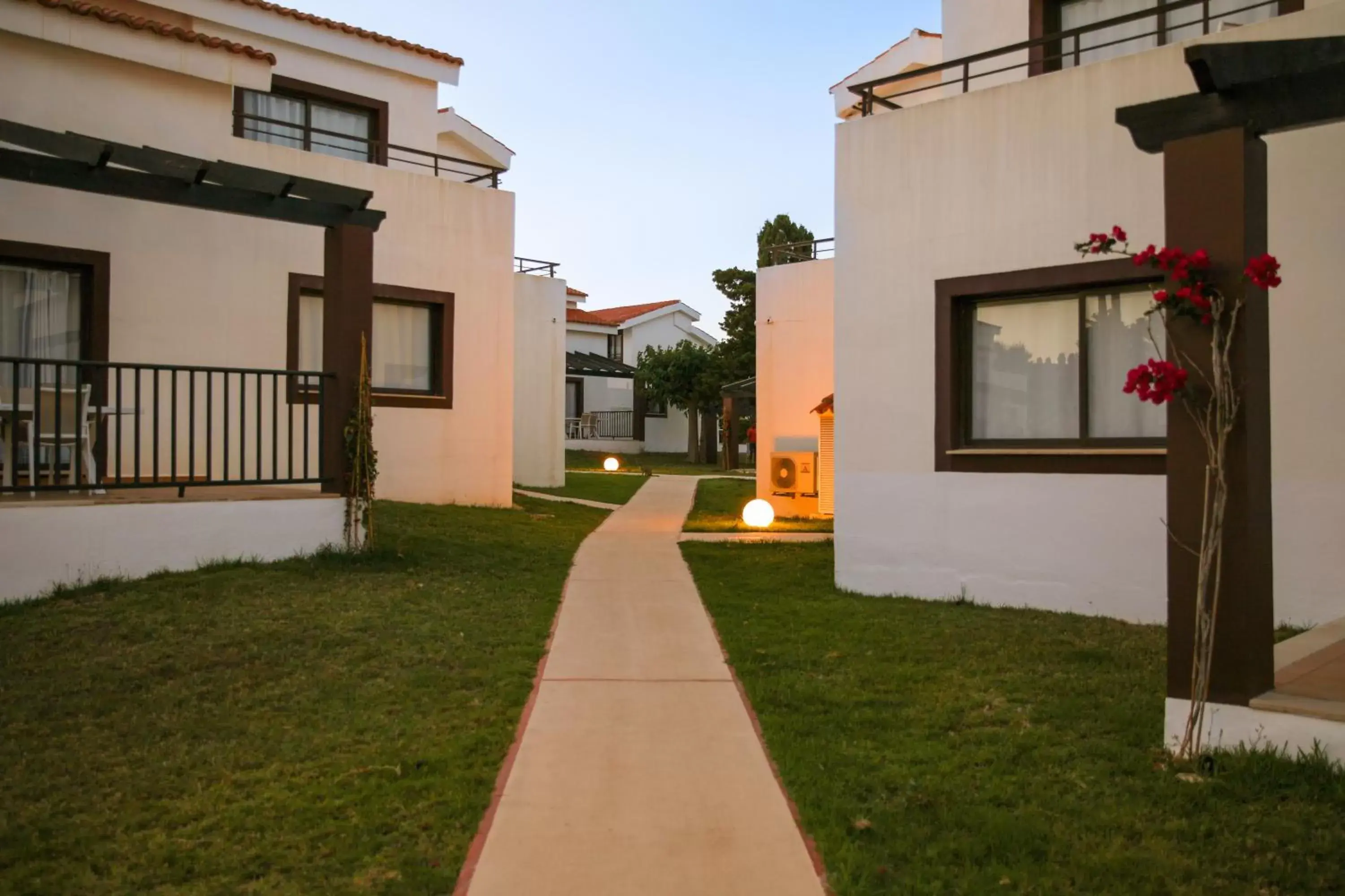 Garden in Nuramar Resort & Villas