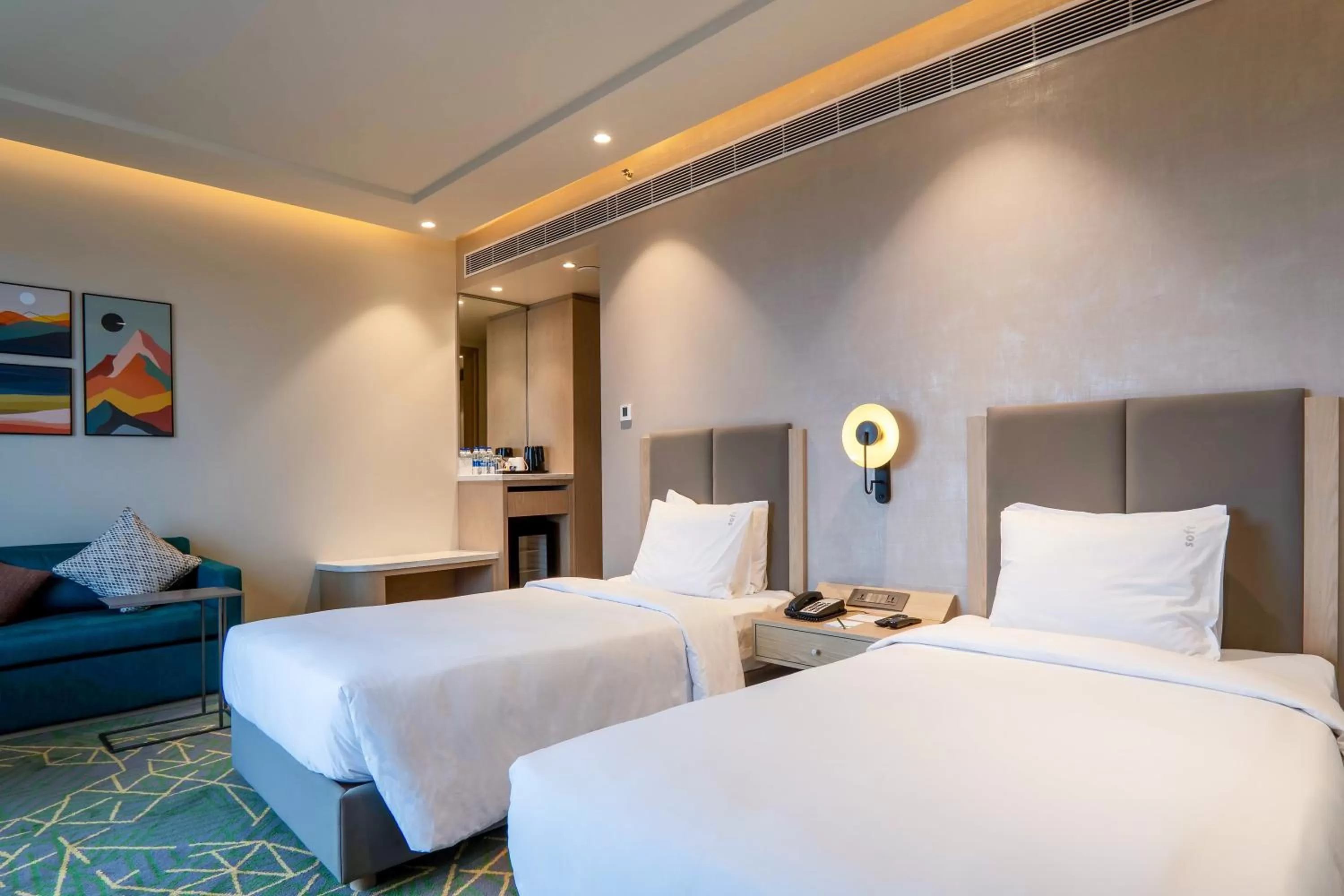 Bed in Holiday Inn Katra Vaishno Devi by IHG