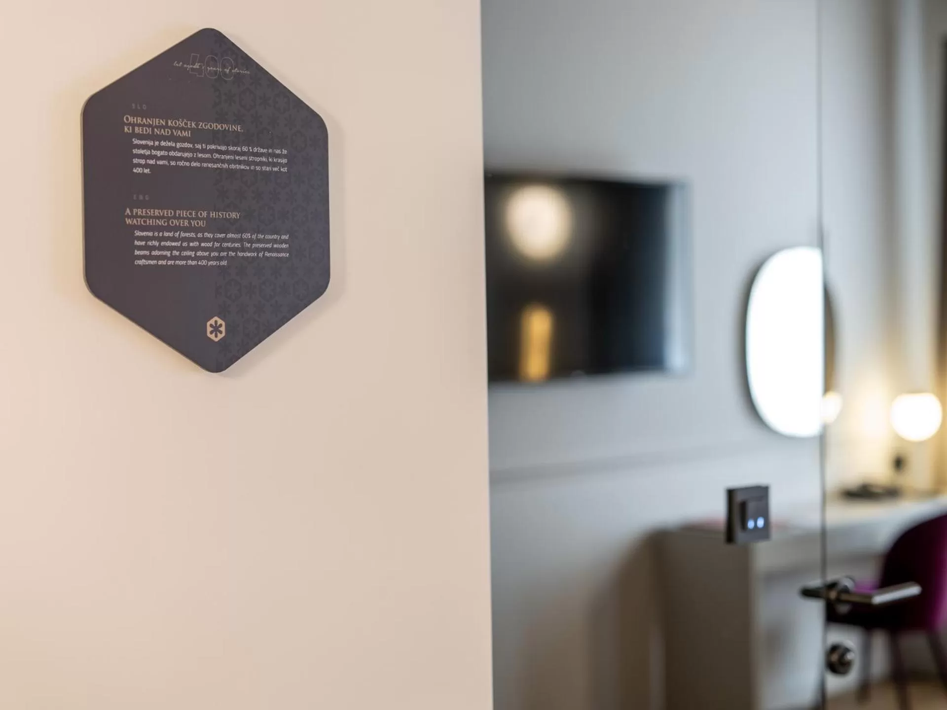 Logo/Certificate/Sign in Hotel Heritage