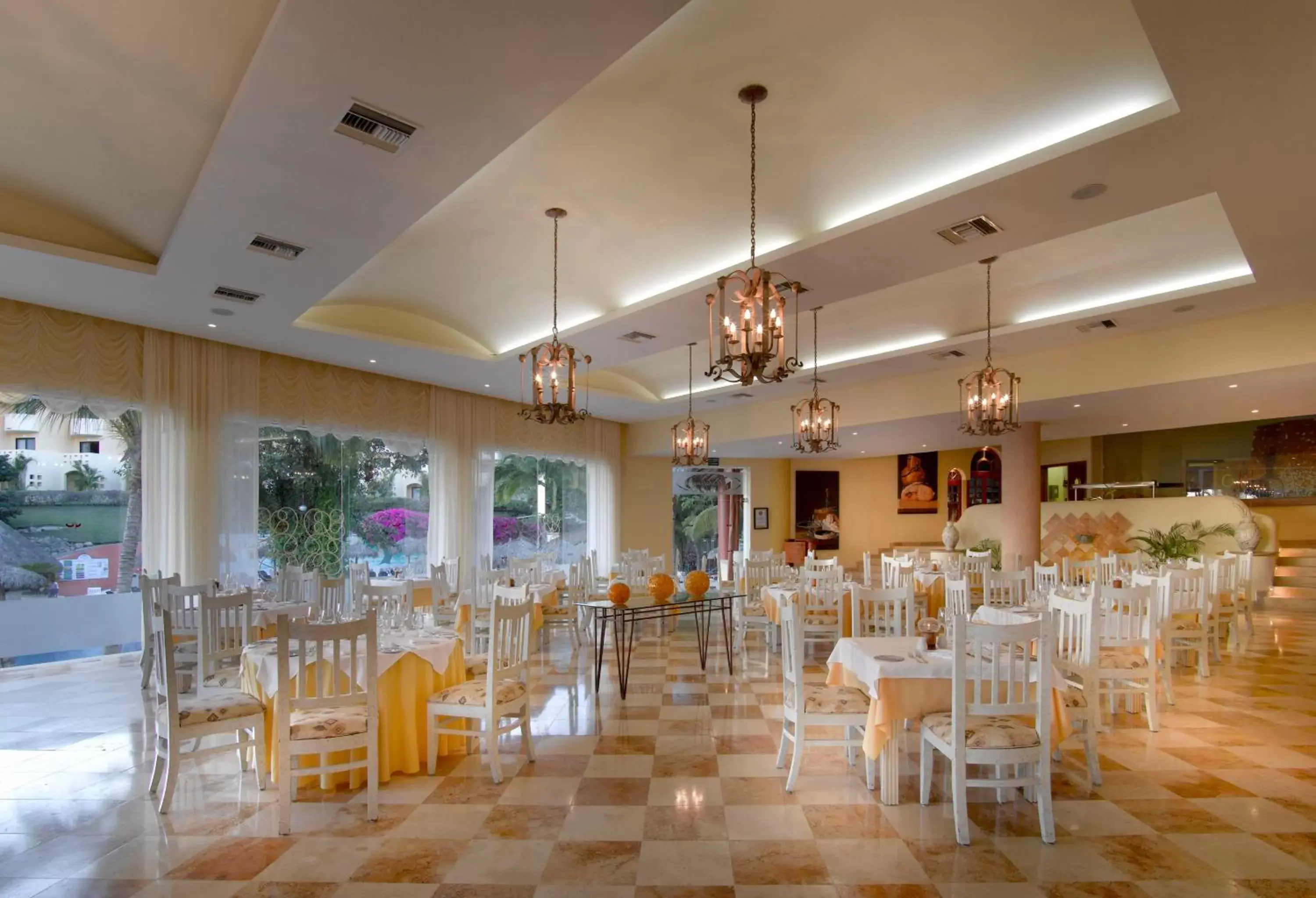 Restaurant/Places to Eat in Family Selection at Grand Palladium Vallarta Resort & Spa - All Inclusive