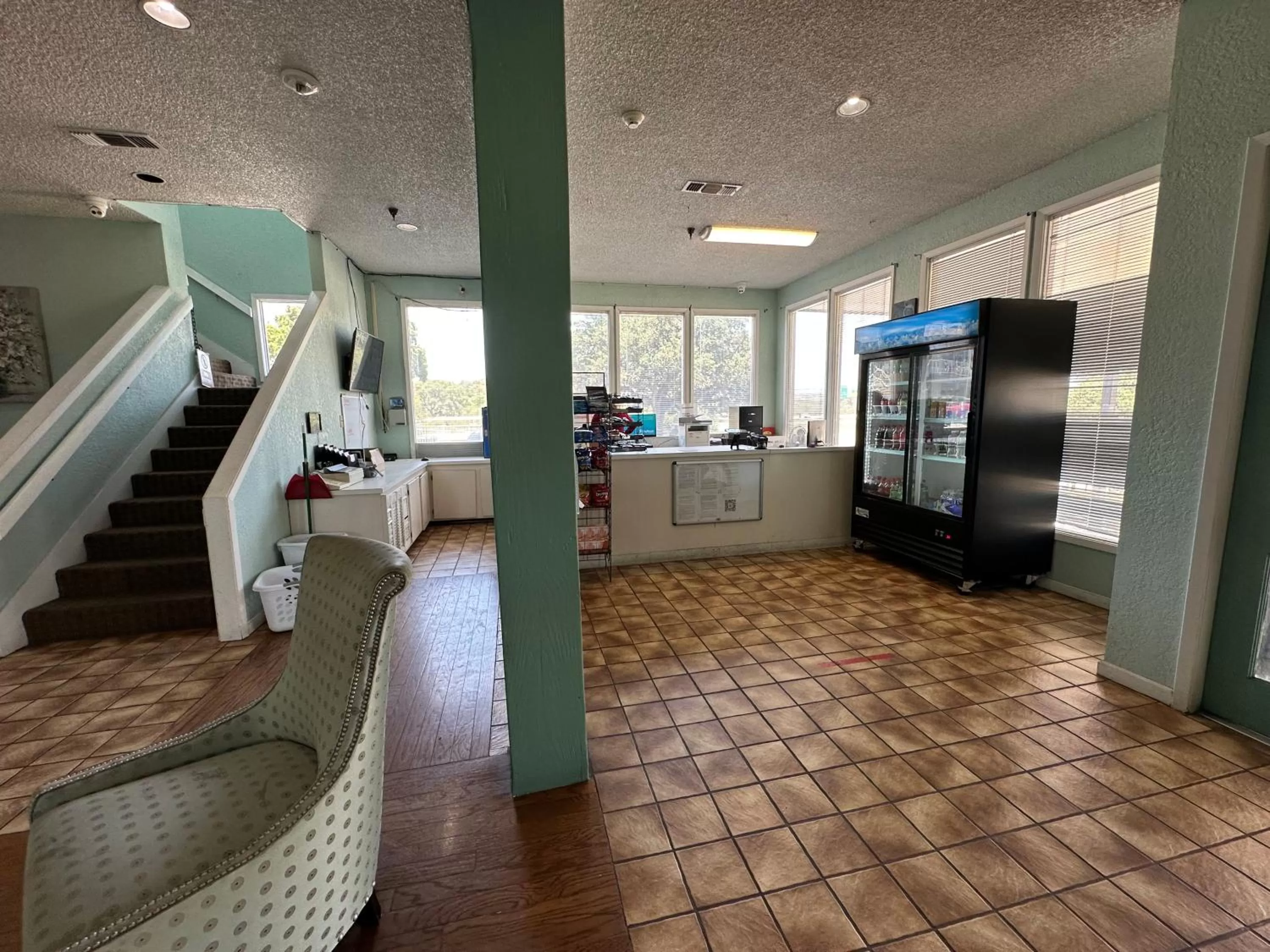 Lobby or reception in HillView Inn at Six Flags Fiesta