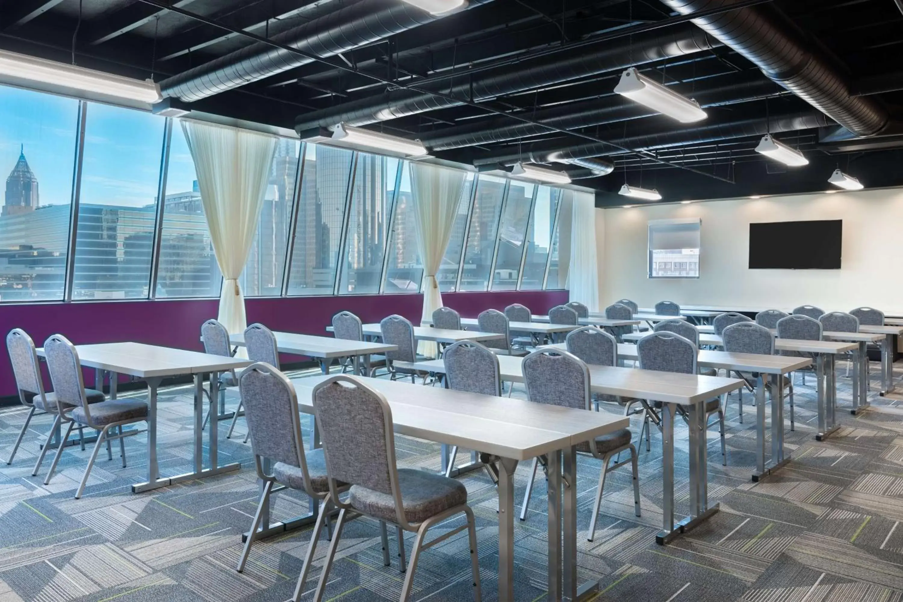 Meeting/conference room in Home2 Suites by Hilton Atlanta Downtown