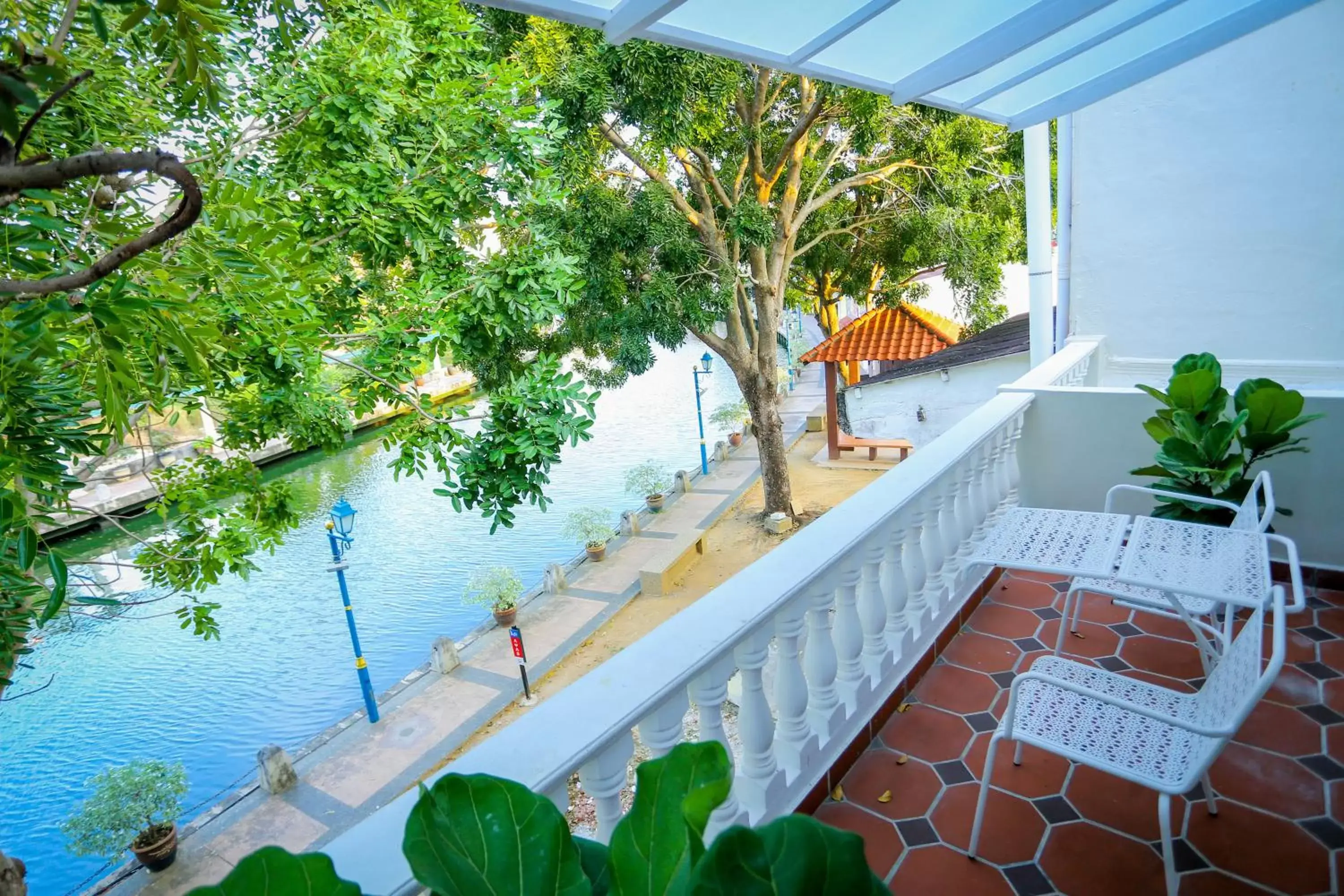 Swimming pool in Aava Malacca Hotel