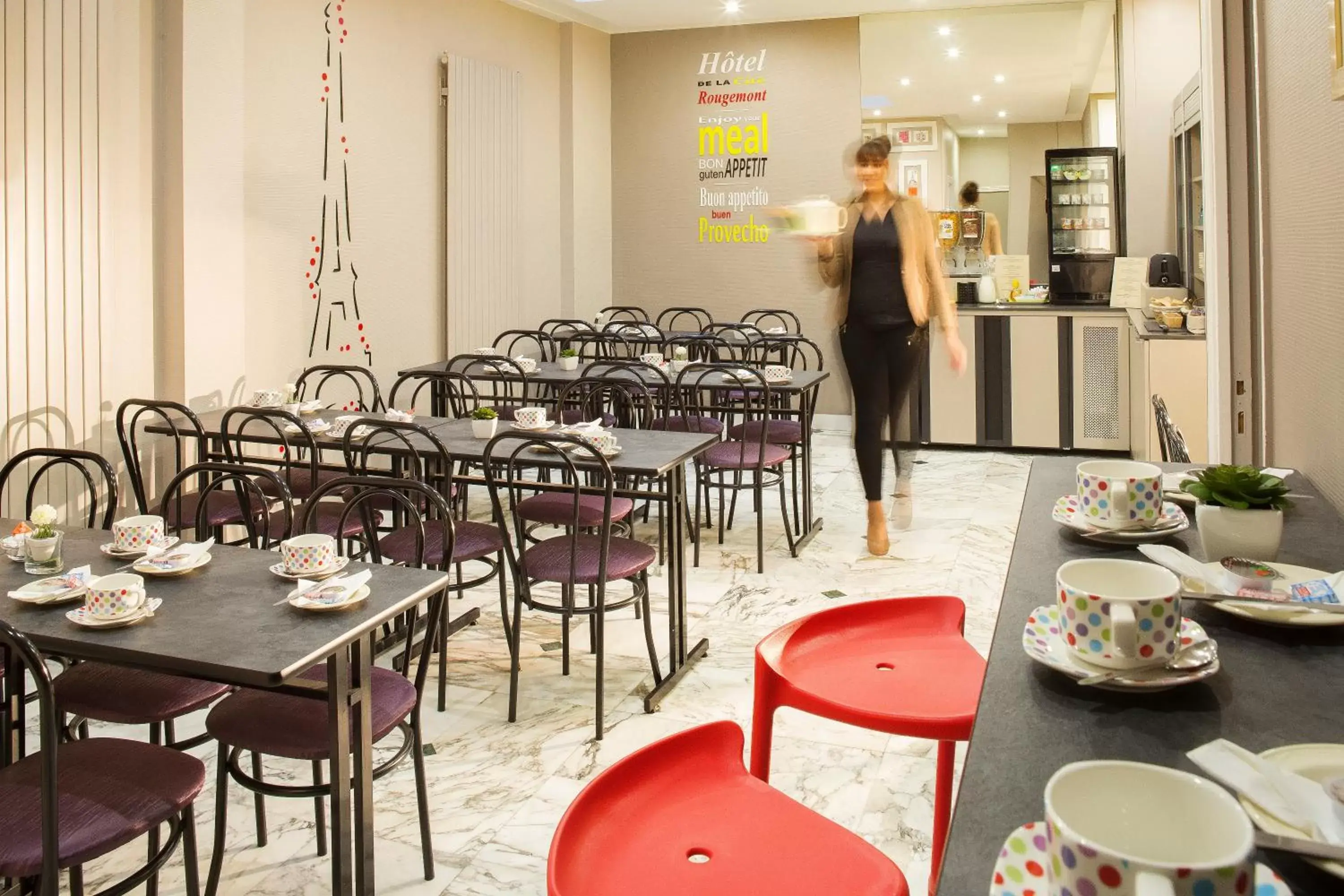 Area and facilities, Restaurant/Places to Eat in Hotel De La Cite Rougemont