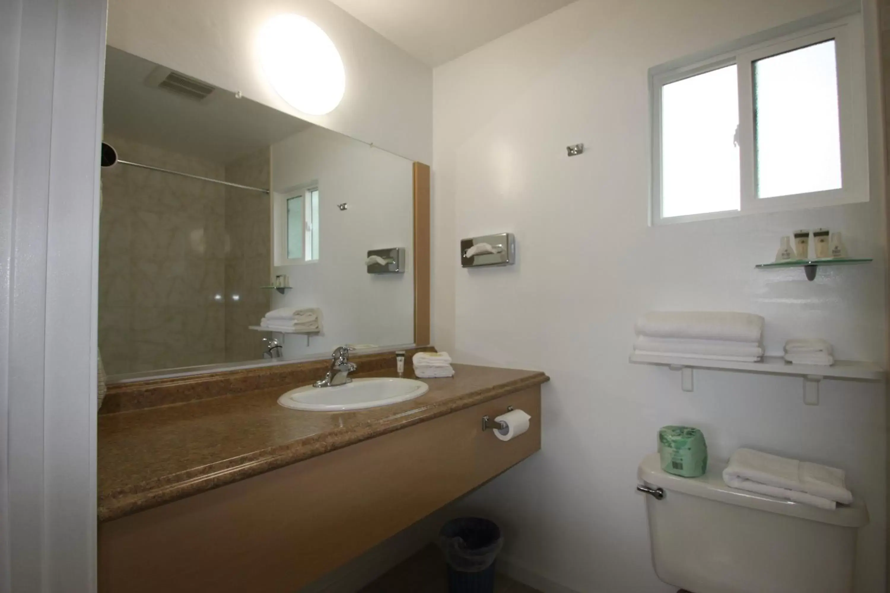 Bathroom in Redwood Inn