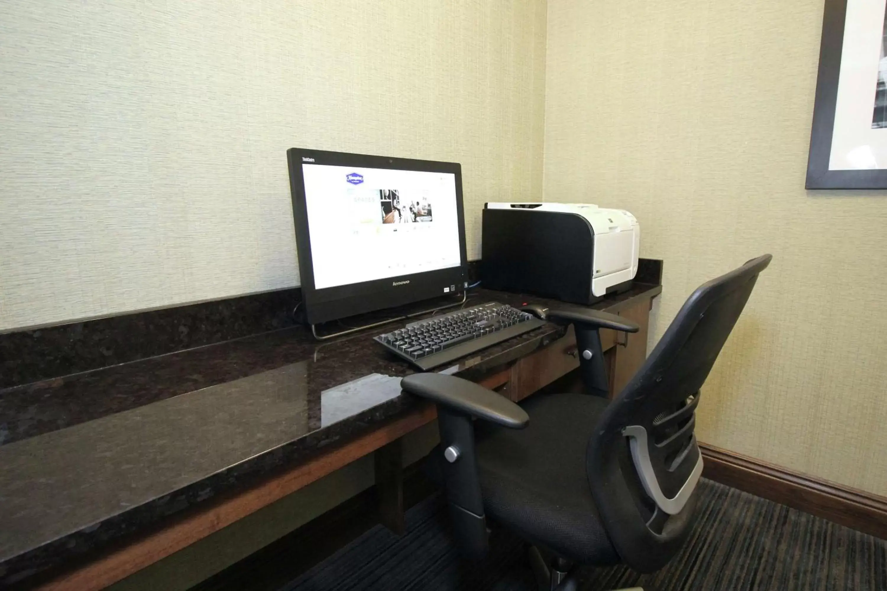 Business facilities in Hampton Inn Sandusky-Central