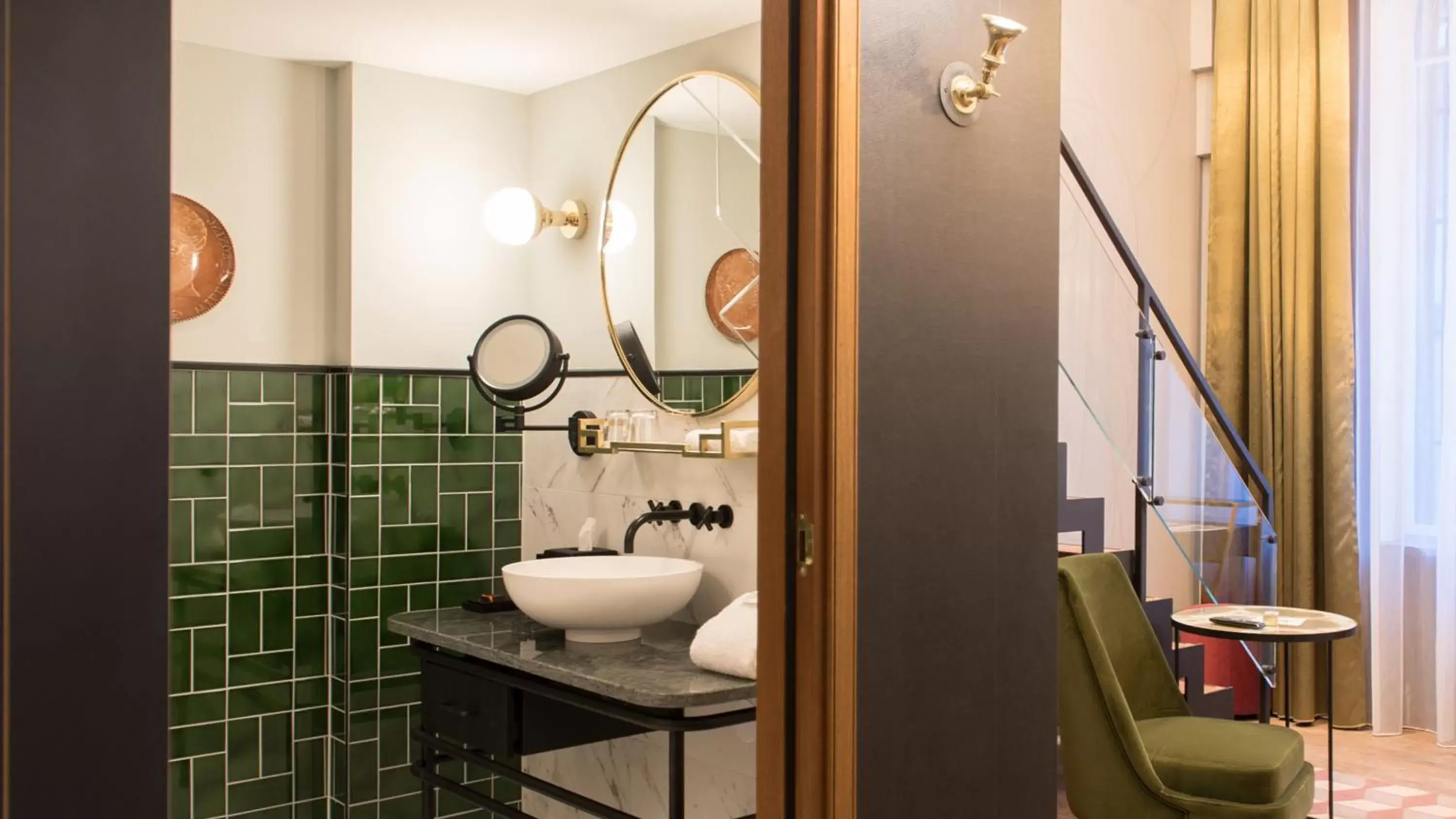 Photo of the whole room, Bathroom in Hotel Indigo The Hague - Palace Noordeinde, an IHG Hotel
