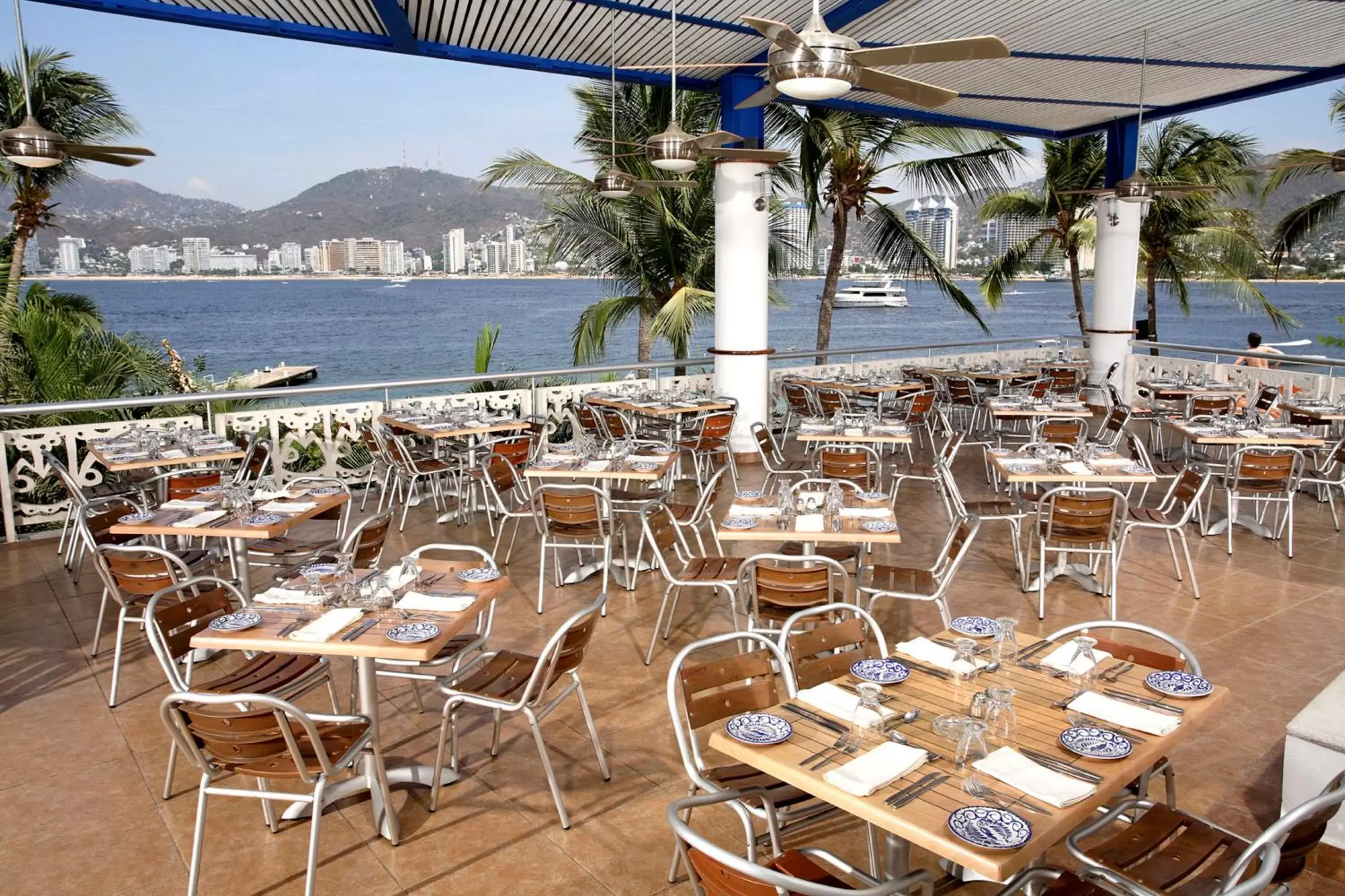 Restaurant/Places to Eat in Park Royal Beach Acapulco - All Inclusive