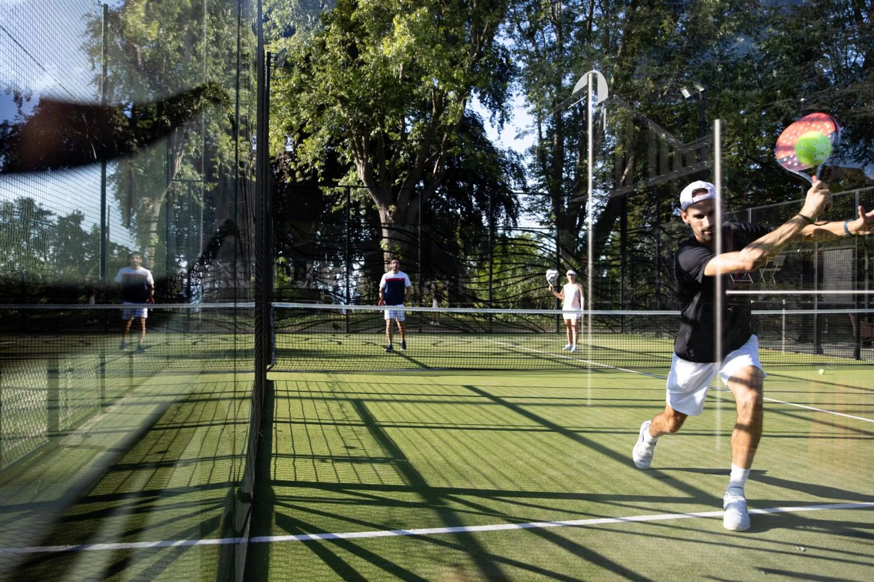 Tennis court in Hôtel Royal