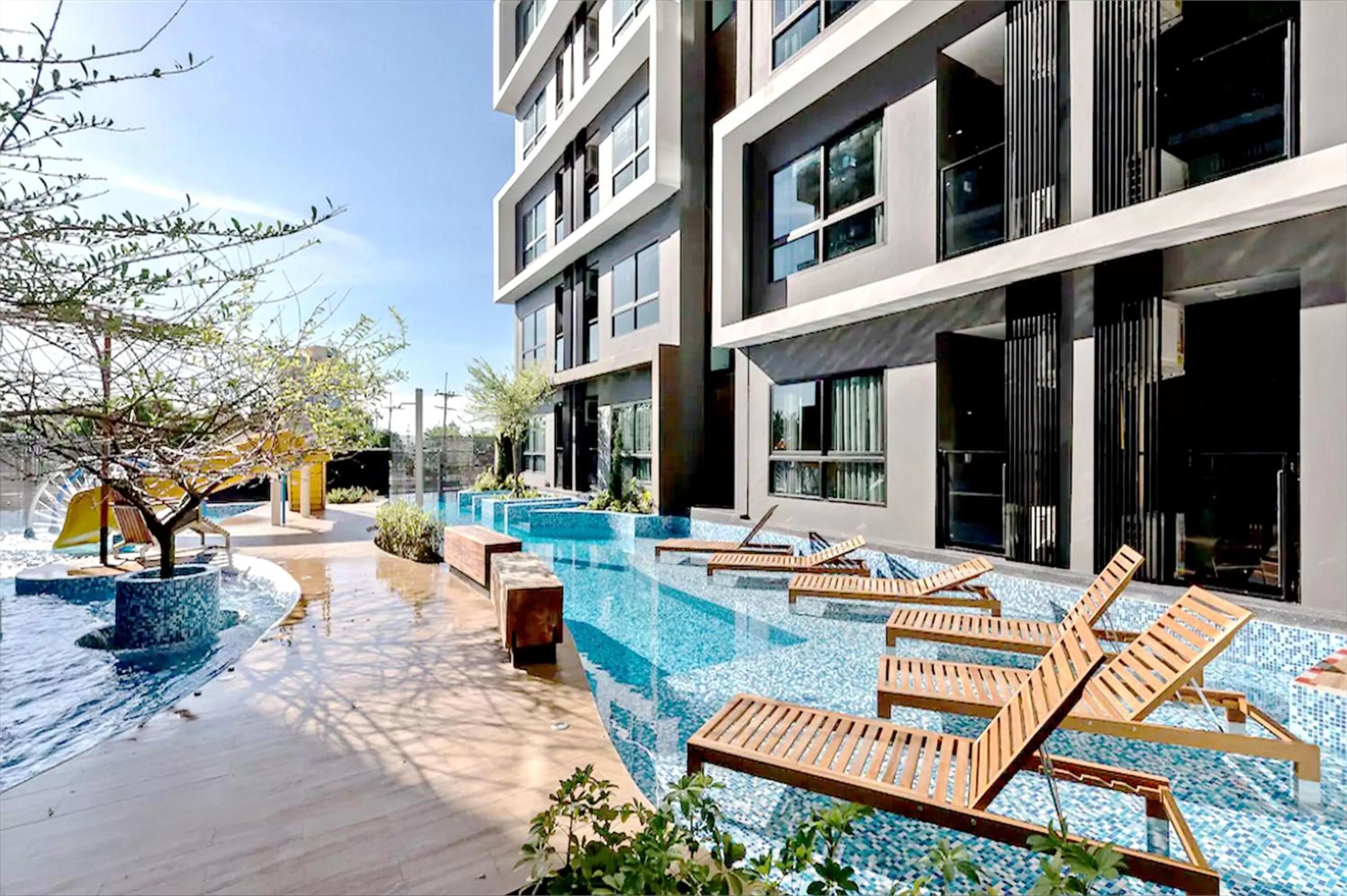 Property building, Swimming Pool in Soi 7 Hua Hin-Ji Ya
