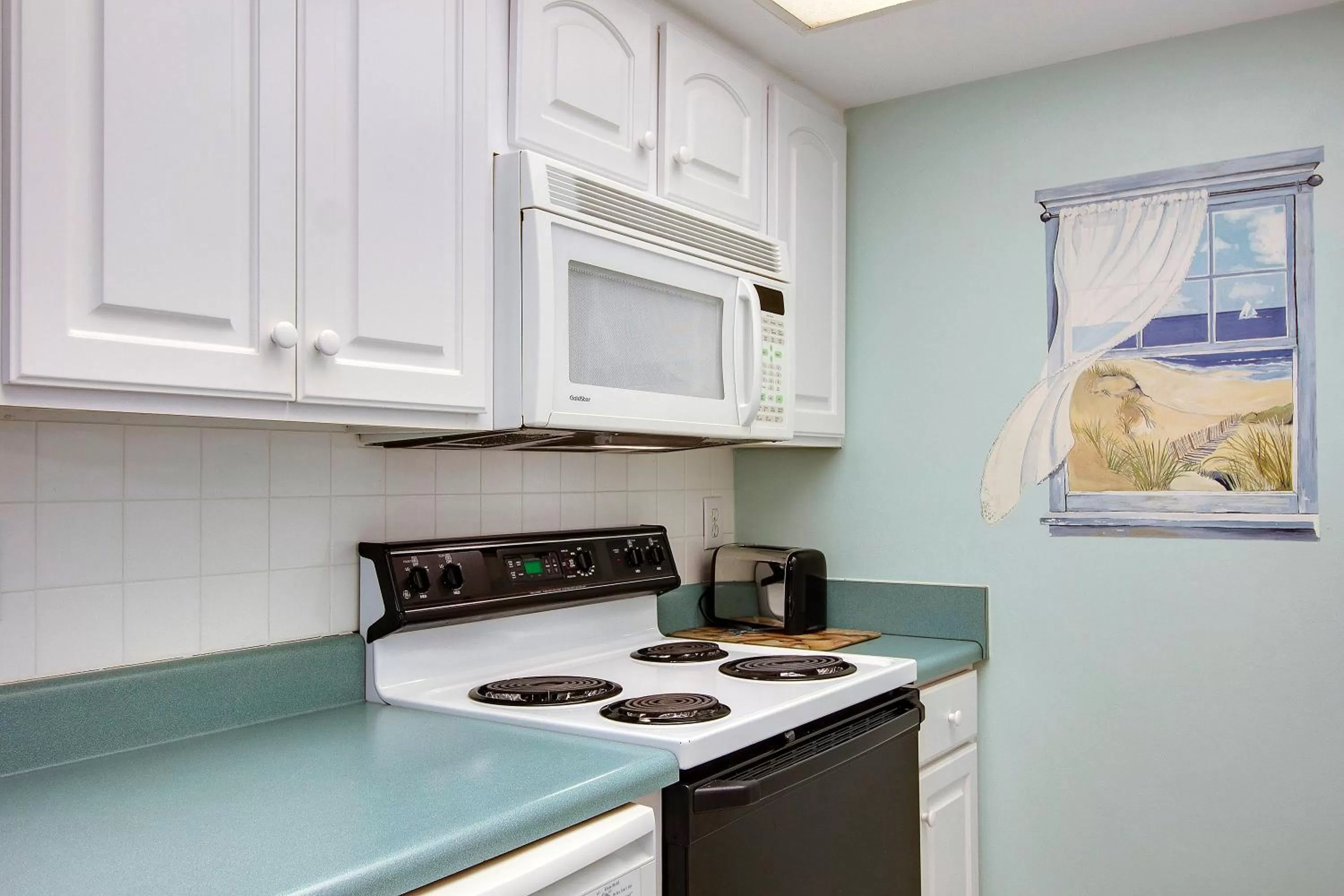 Kitchen/Kitchenette in Gulf Gate 410