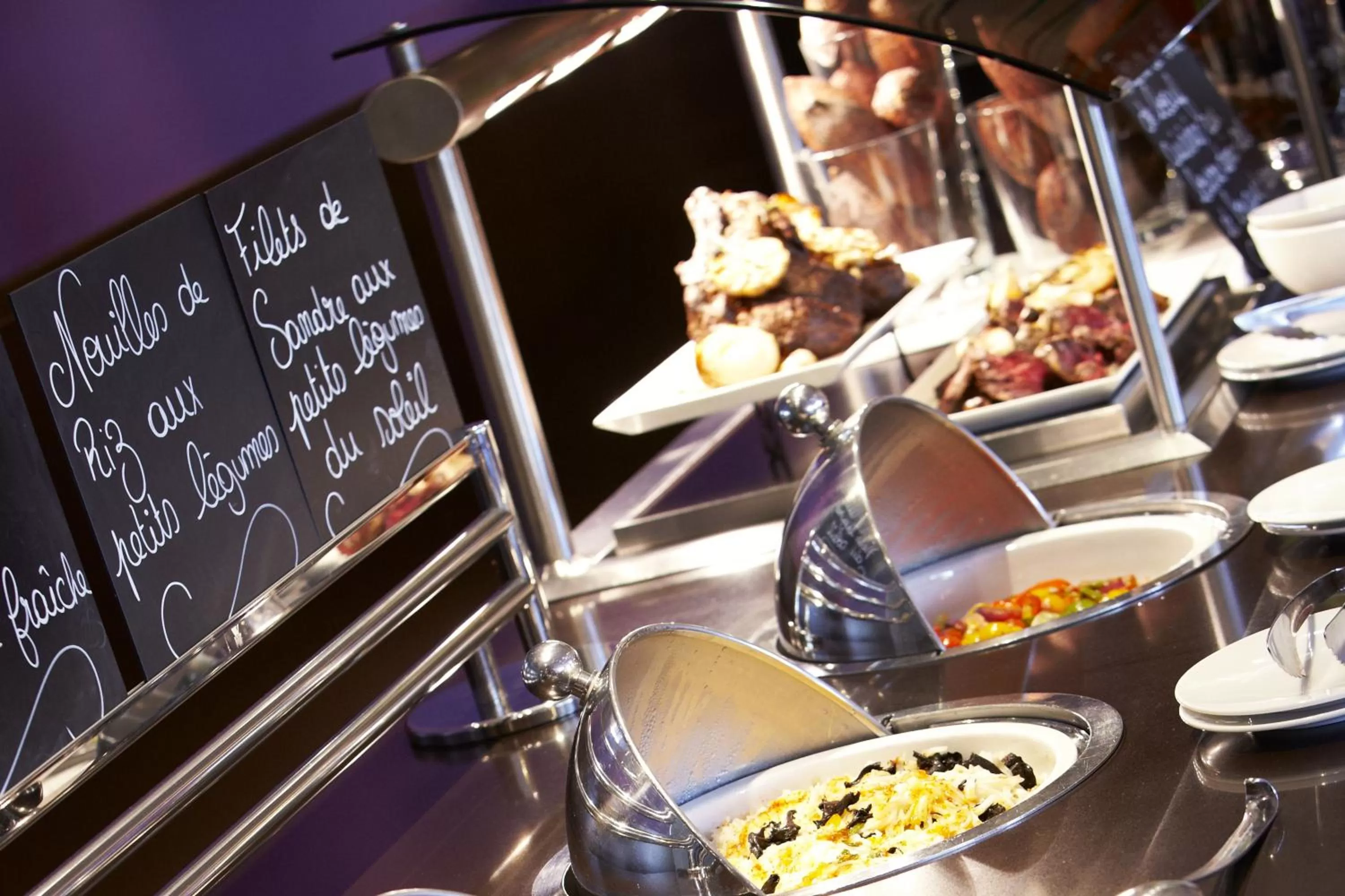 Food in Golden Tulip CDG Airport Roissy