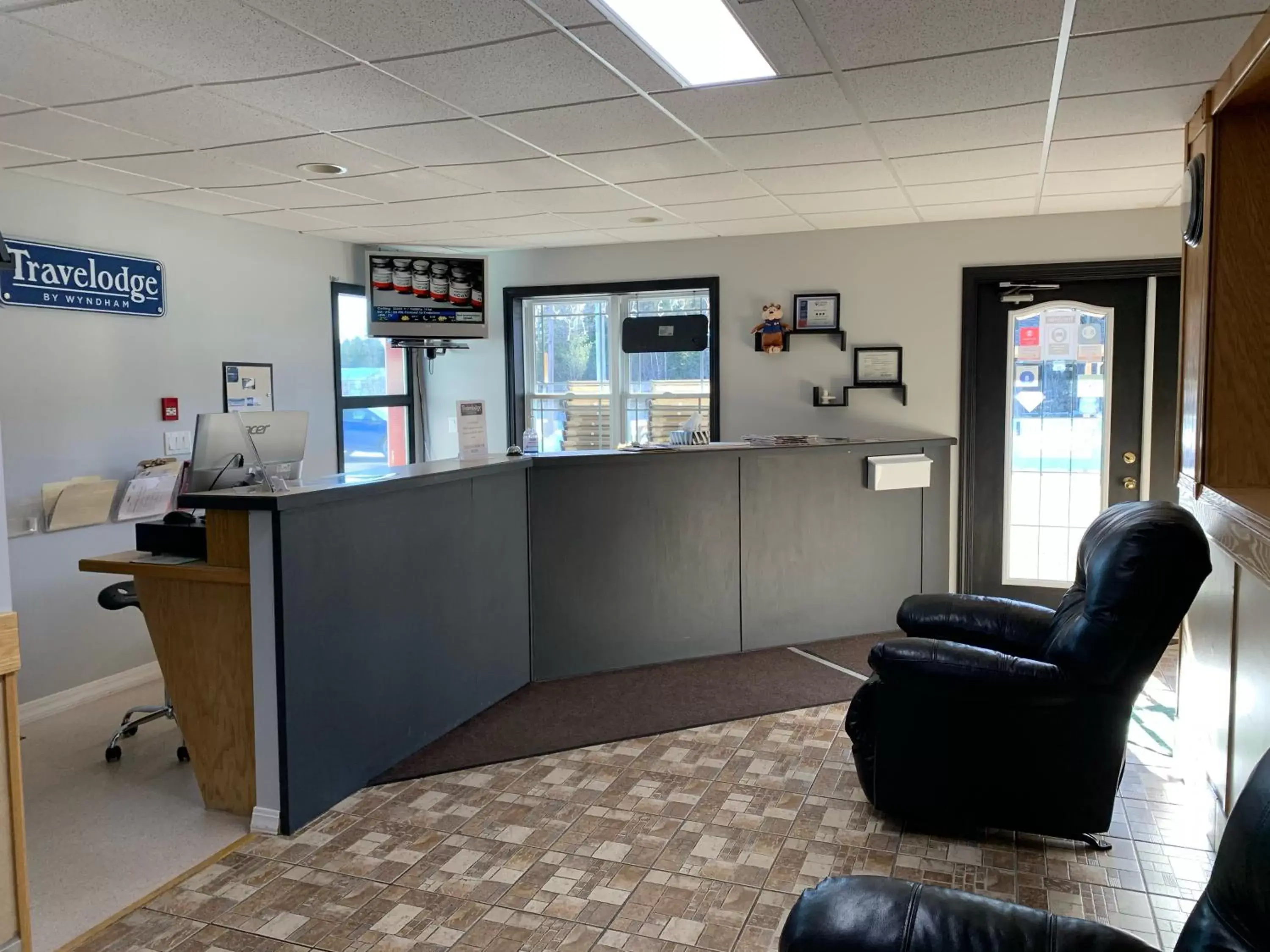 Lobby or reception in Travelodge by Wyndham Fredericton