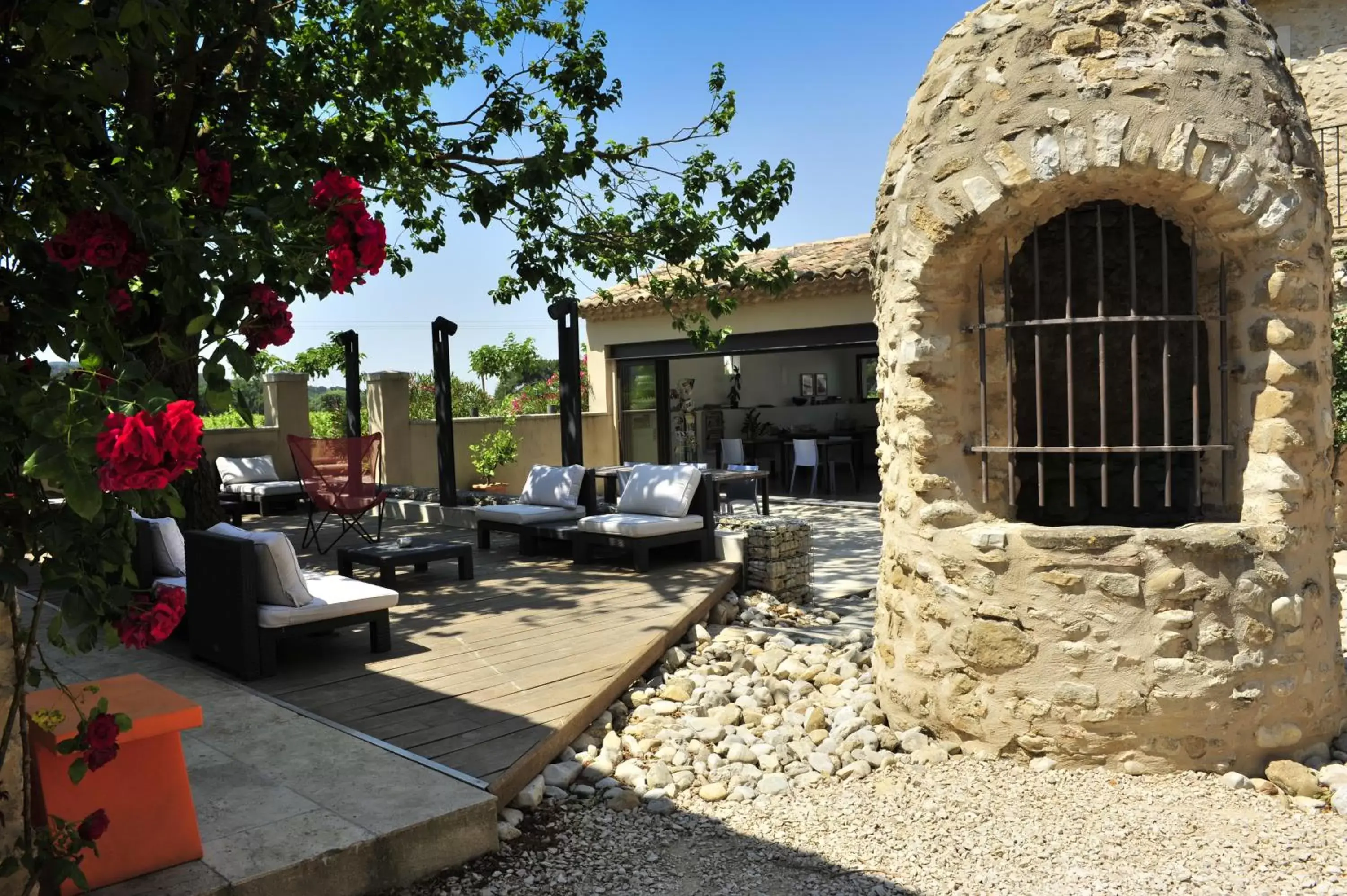 Patio in Le Jour et la Nuit, Maison d'hôtes