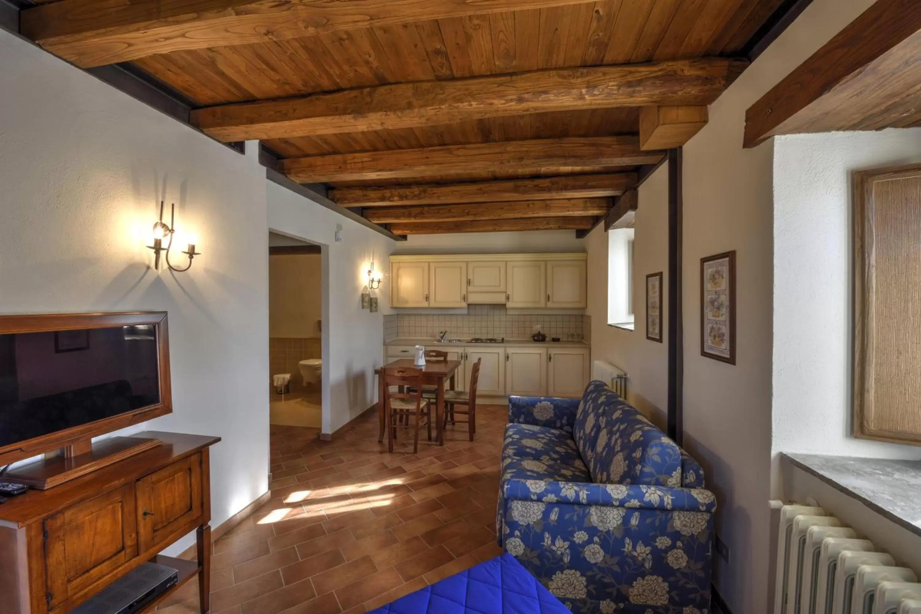 Kitchen or kitchenette, Seating Area in Borgotufi Albergo Diffuso