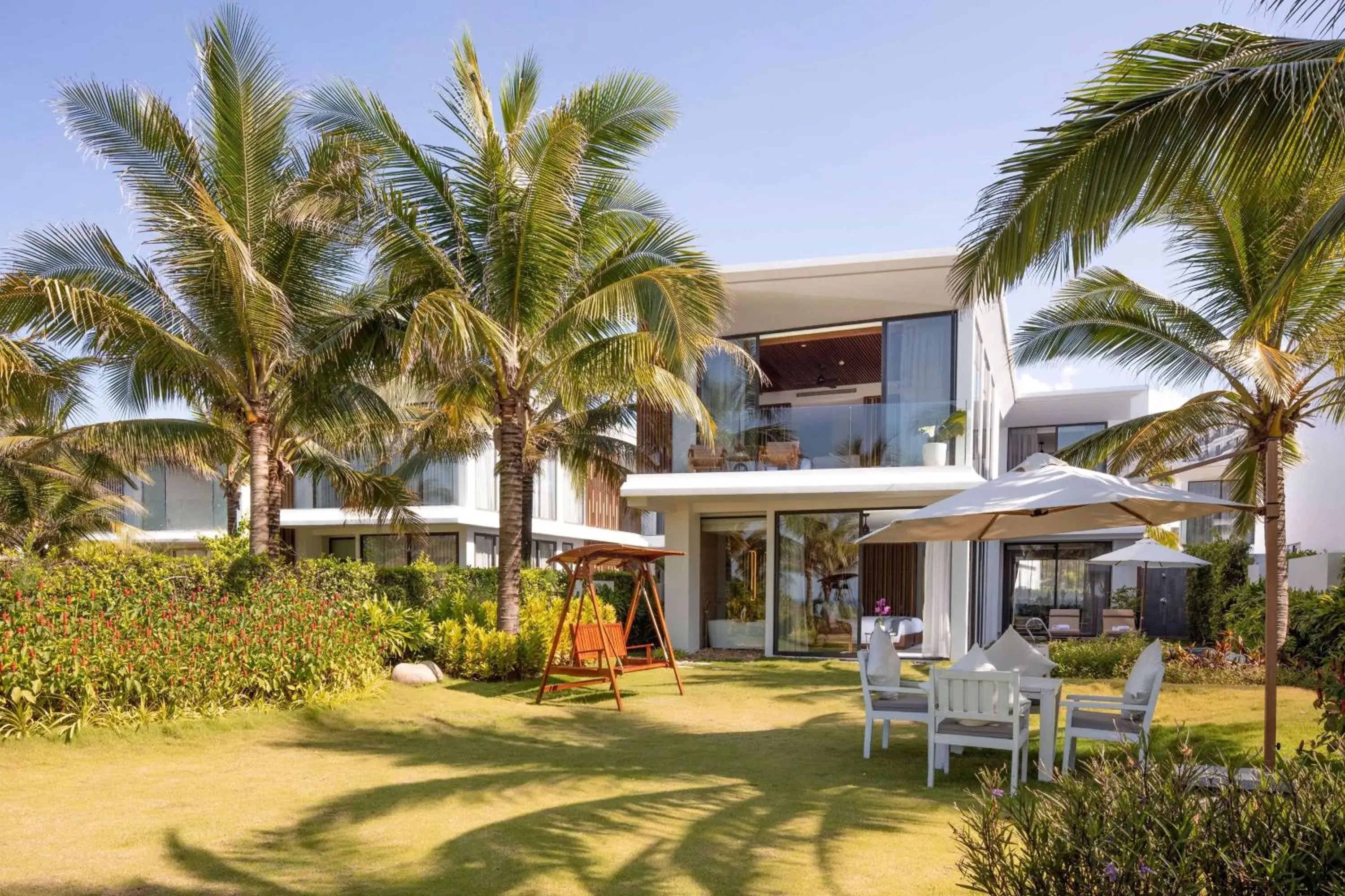 Bed, Property Building in Wyndham Hoi An Royal Beachfront Resort