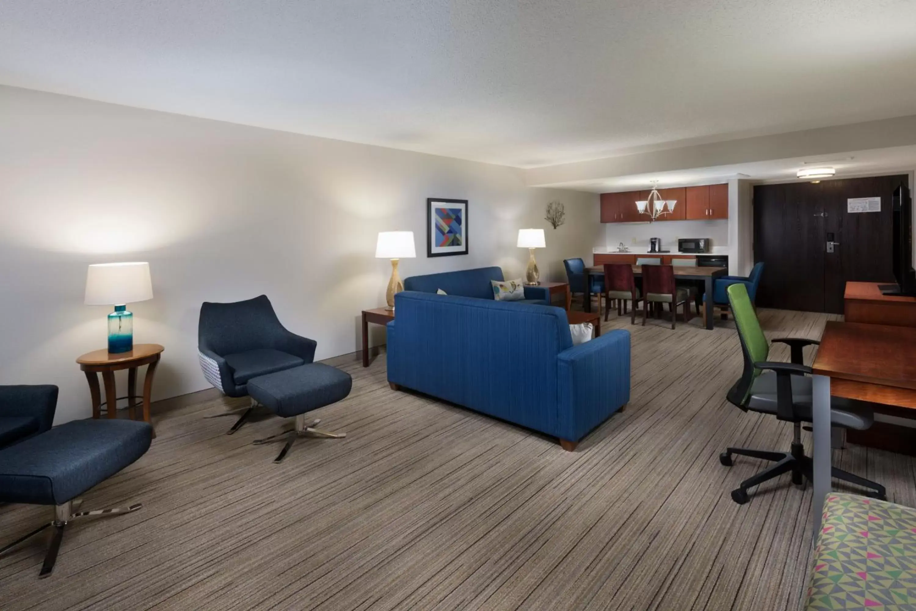 Bedroom, Seating Area in Holiday Inn Express Middlesboro, an IHG Hotel