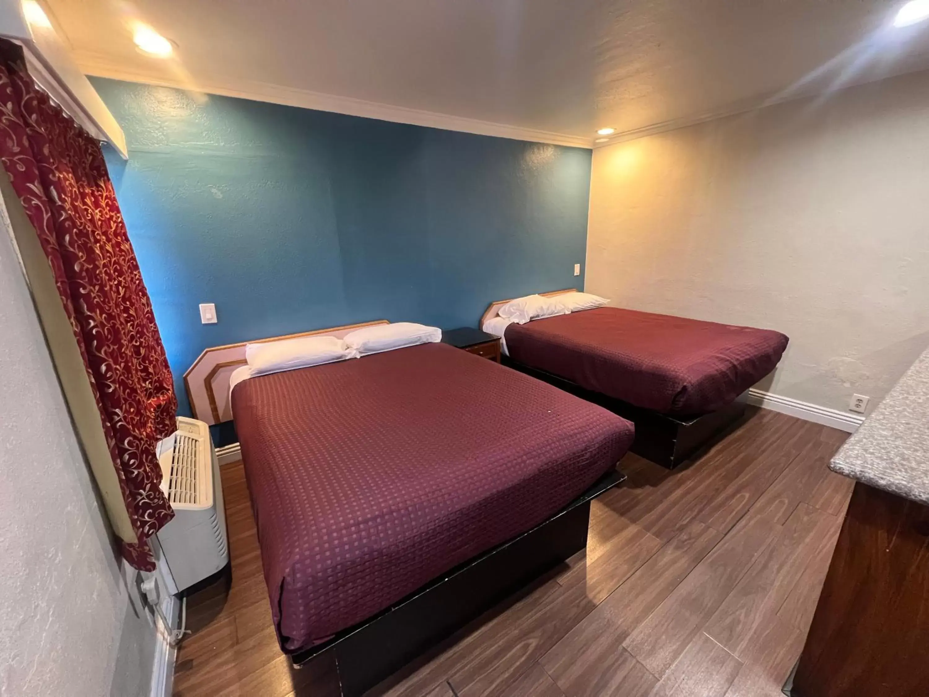 Bed in Harris Motel Bed in Harris Motel