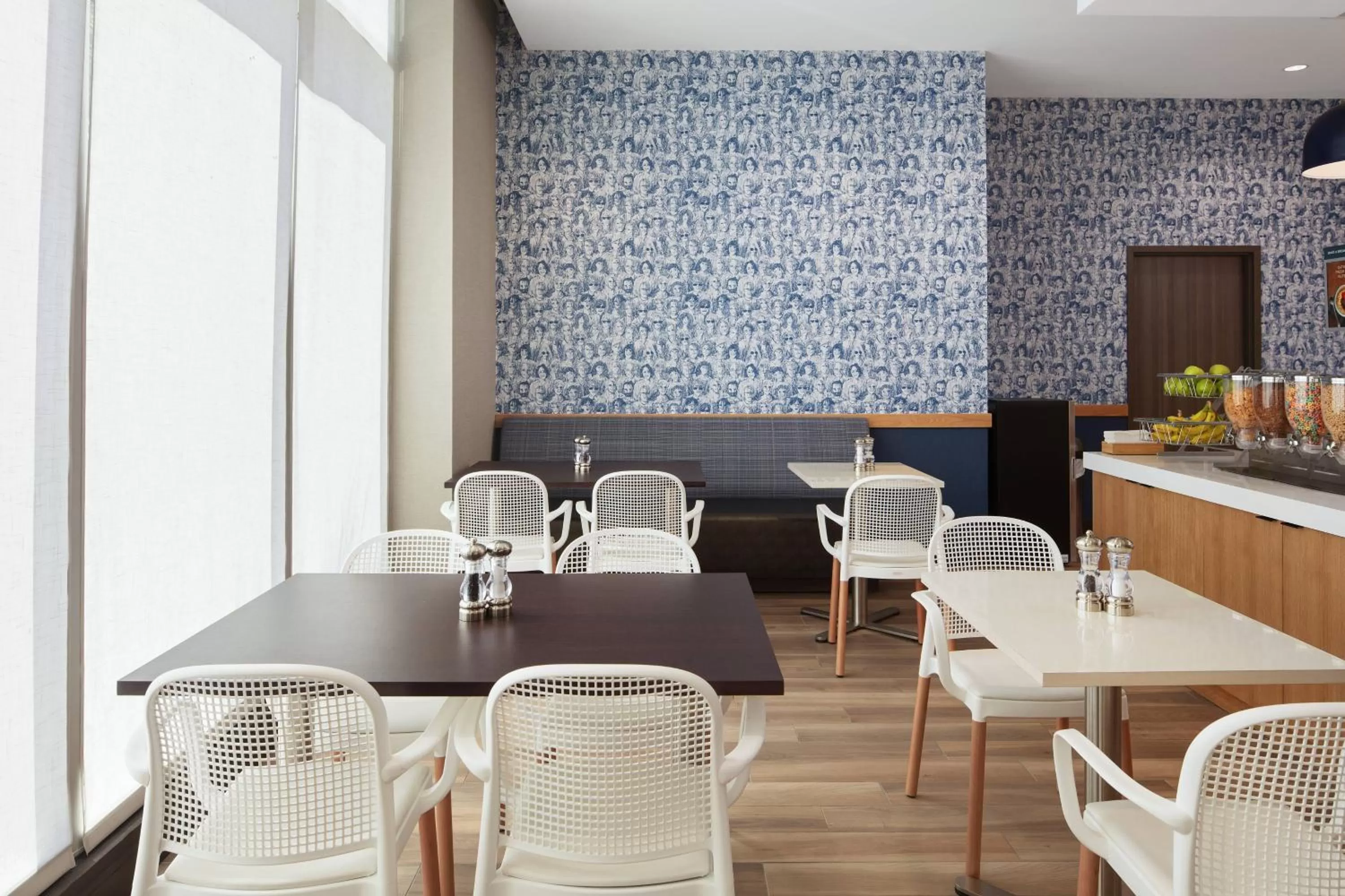 Restaurant/places to eat in SpringHill Suites by Marriott New Orleans Downtown/Canal Street