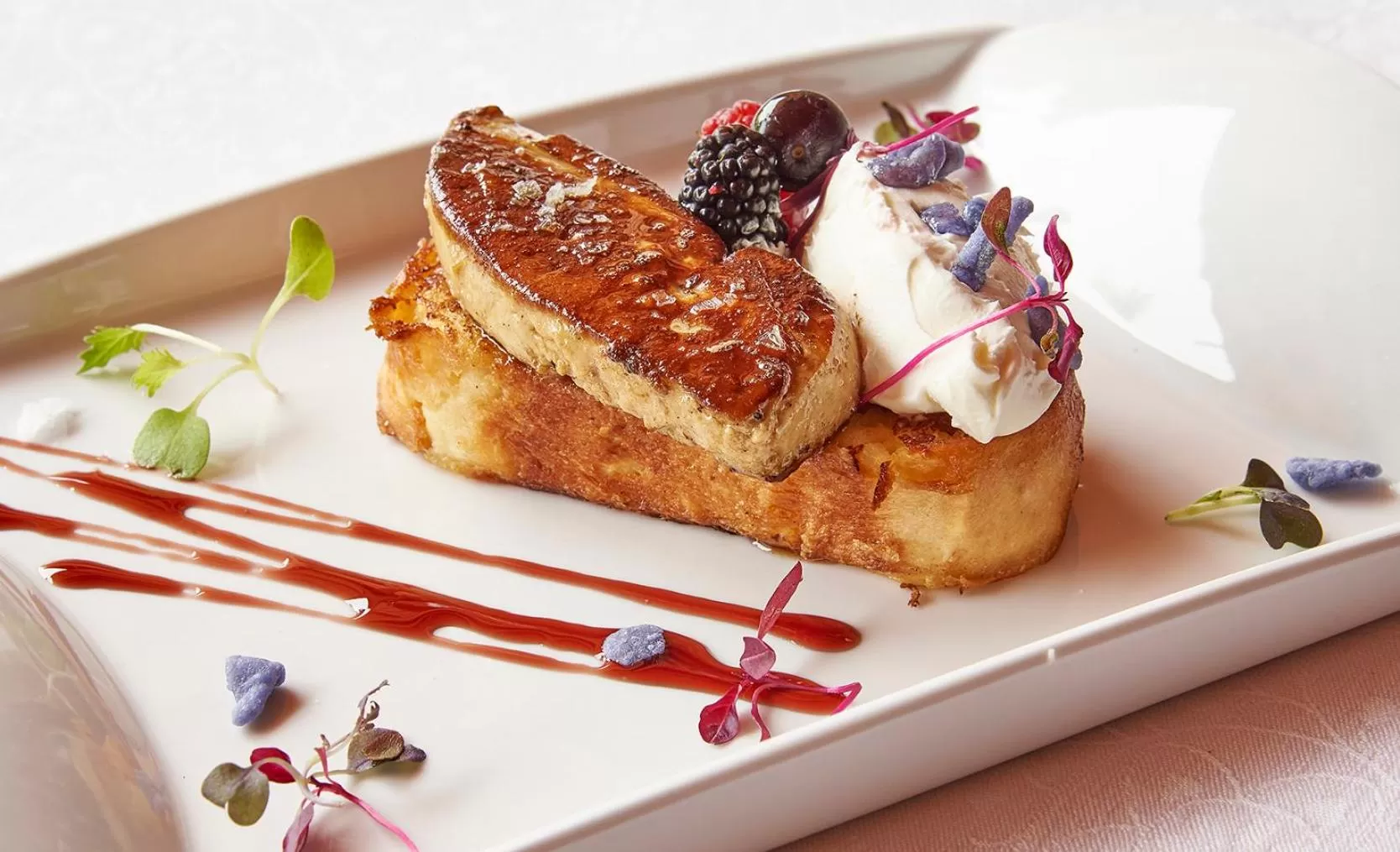 Food and drinks in Hotel Grèvol Spa