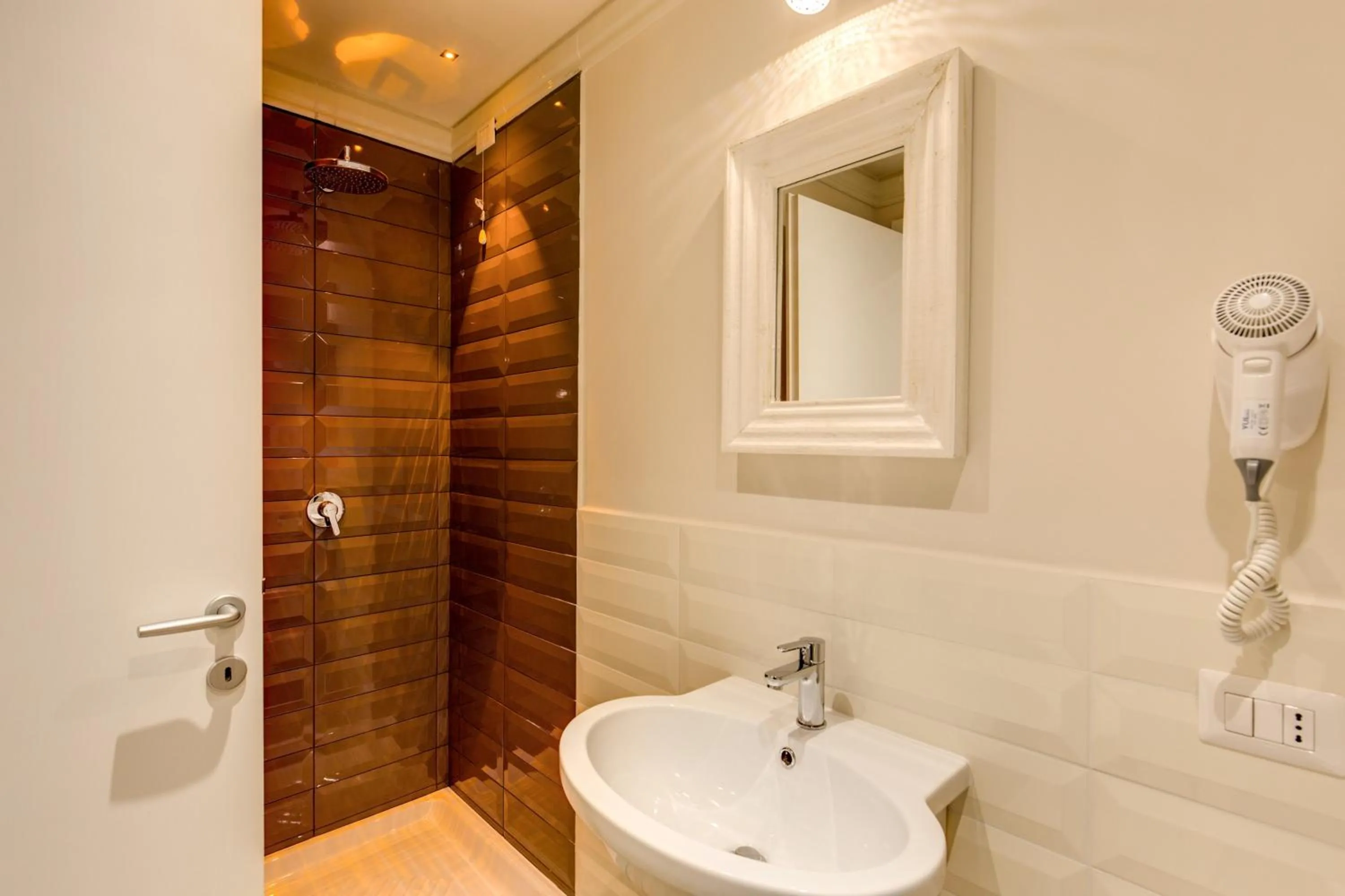 Bathroom in Casa Tua Vaticano Guest House