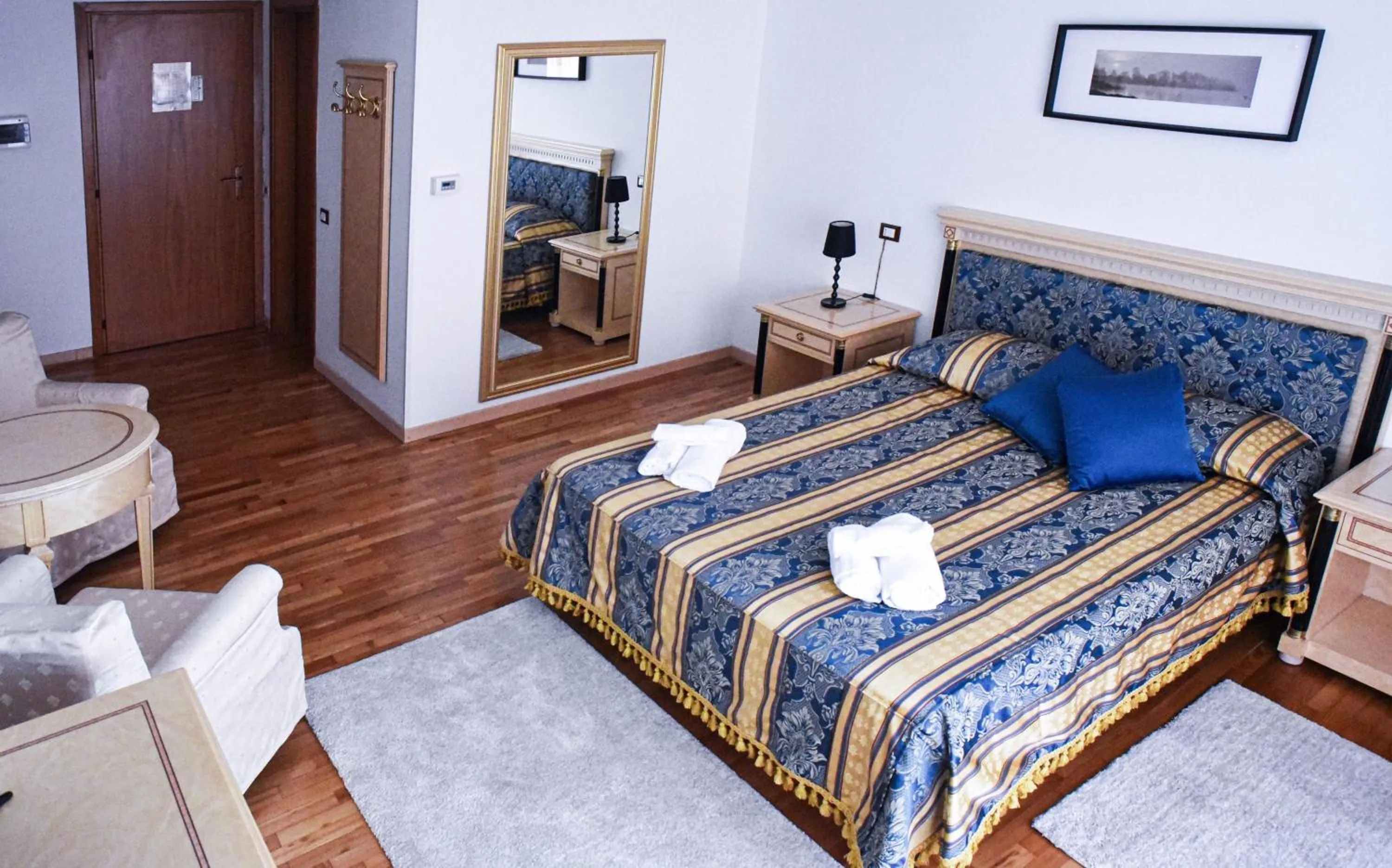 Bedroom, Bed in Hotel Villa Strassoldo "Ex Attianese Hotel Restaurant"