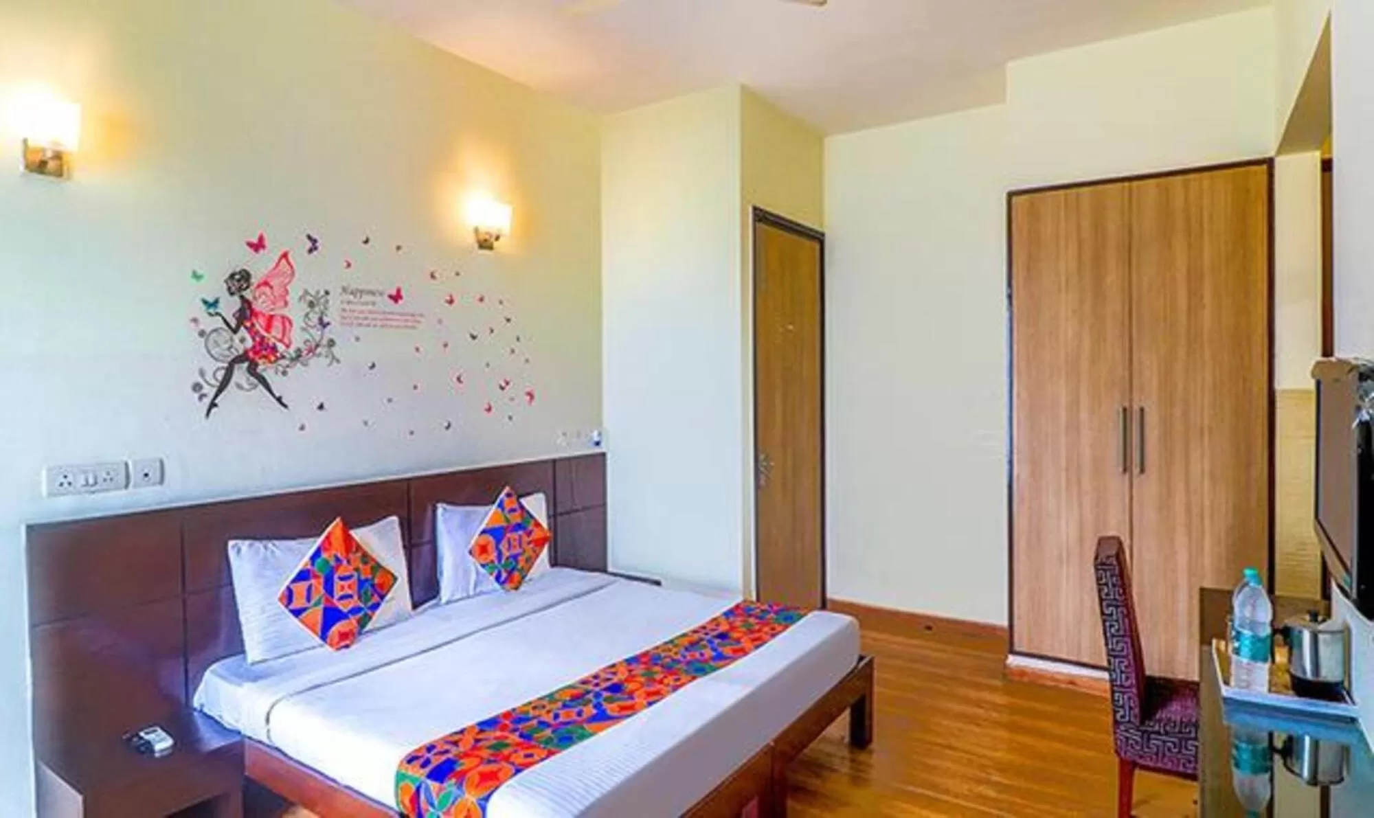 Coffee/tea facilities, Bed in Fabhotel Santoor - Geeta Bhawan Square