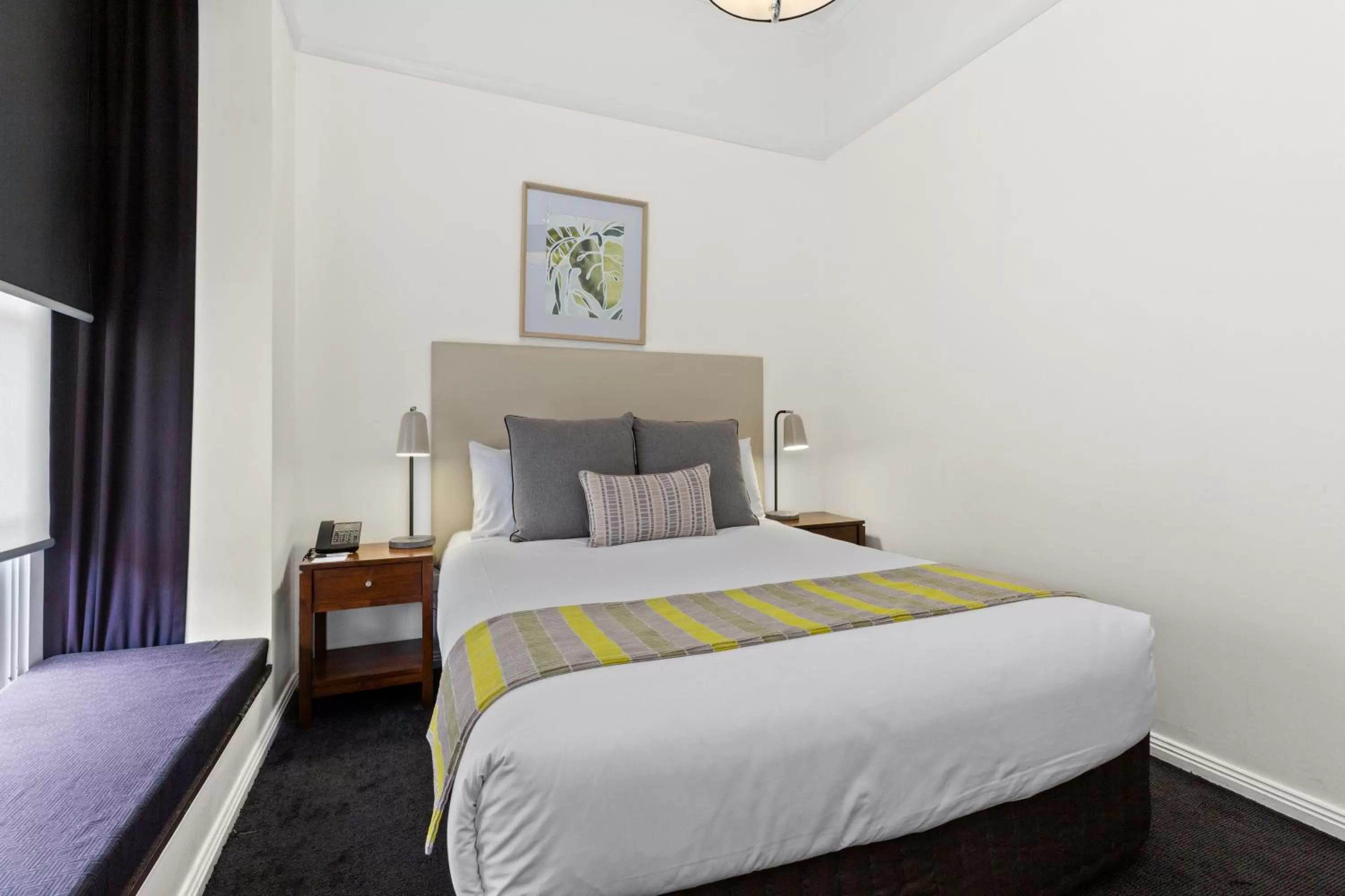 Bedroom, Bed in All Seasons Resort Hotel Bendigo