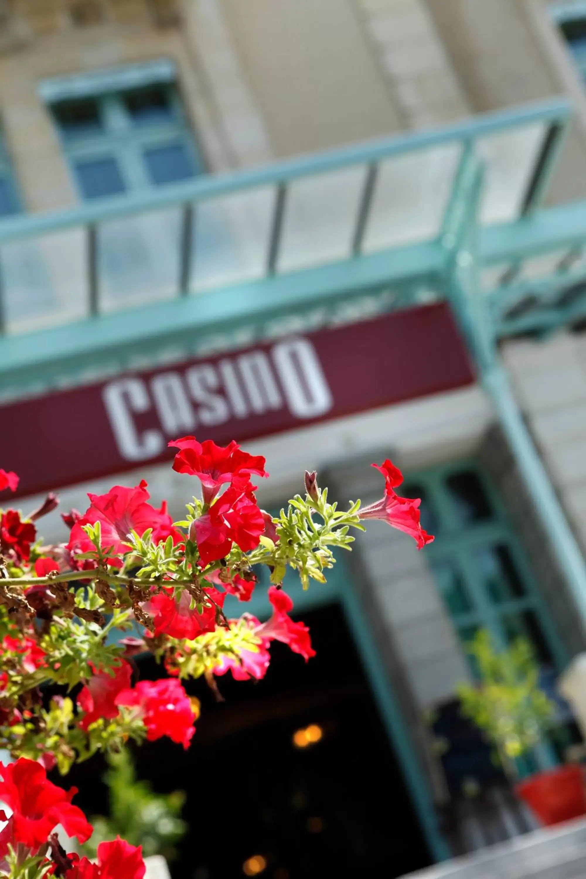 Facade/entrance in Hôtel du Parc Facade/entrance in Hôtel du Parc