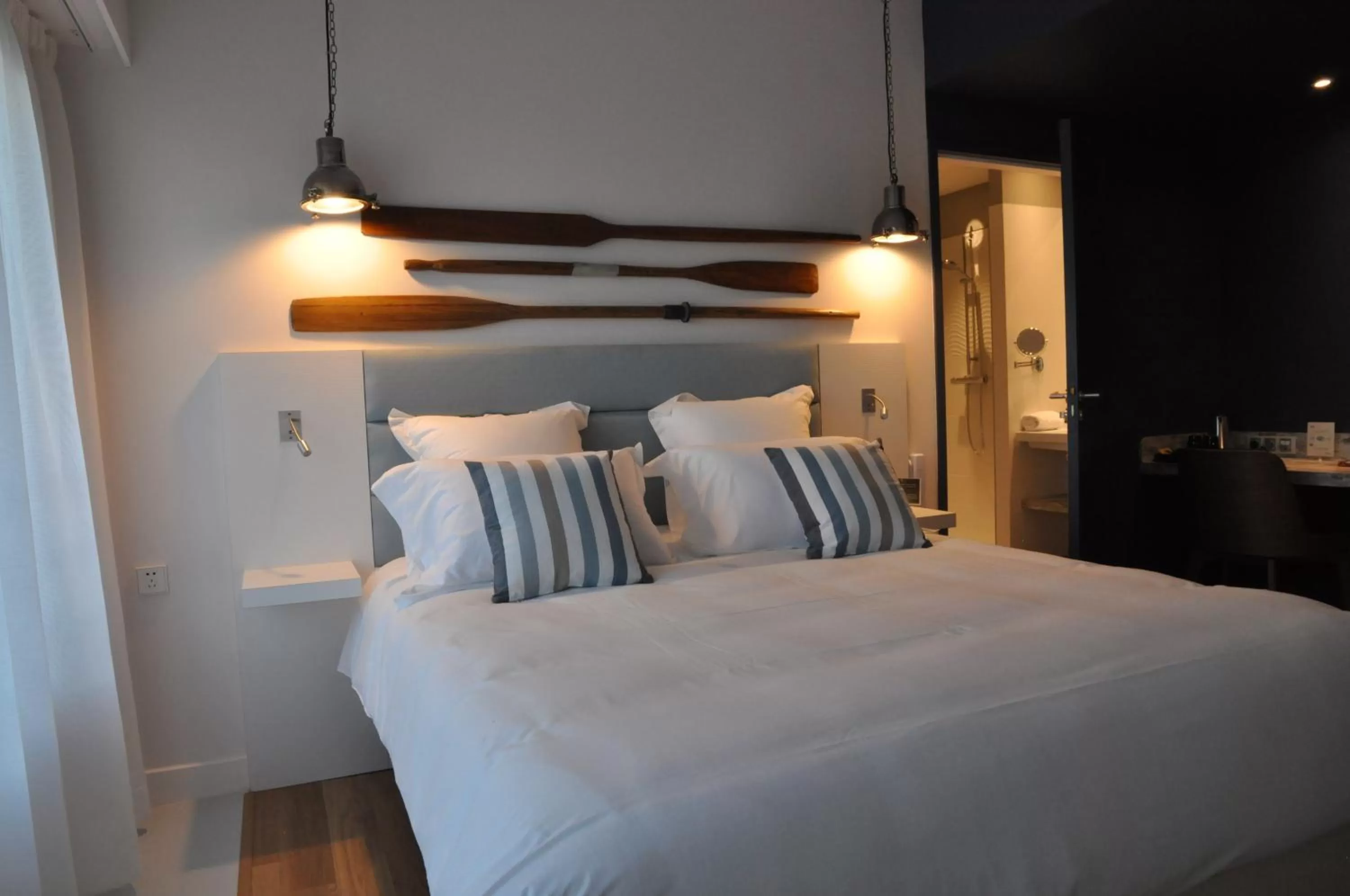 Bedroom, Bed in Les 3 Lieux - Hôtel, Restaurant, Espace sensoriel