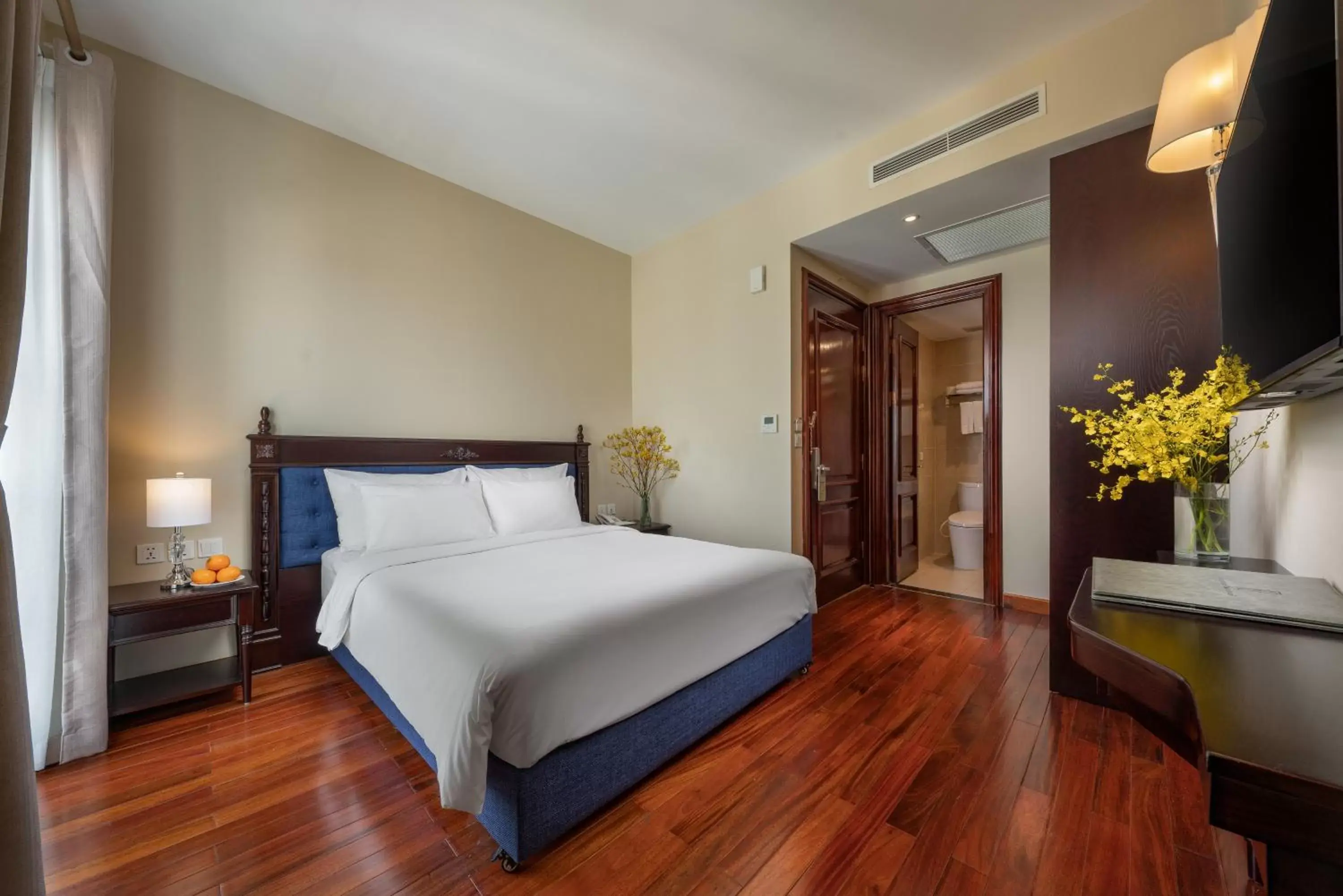 Bedroom, Bed in Sunline Hotel