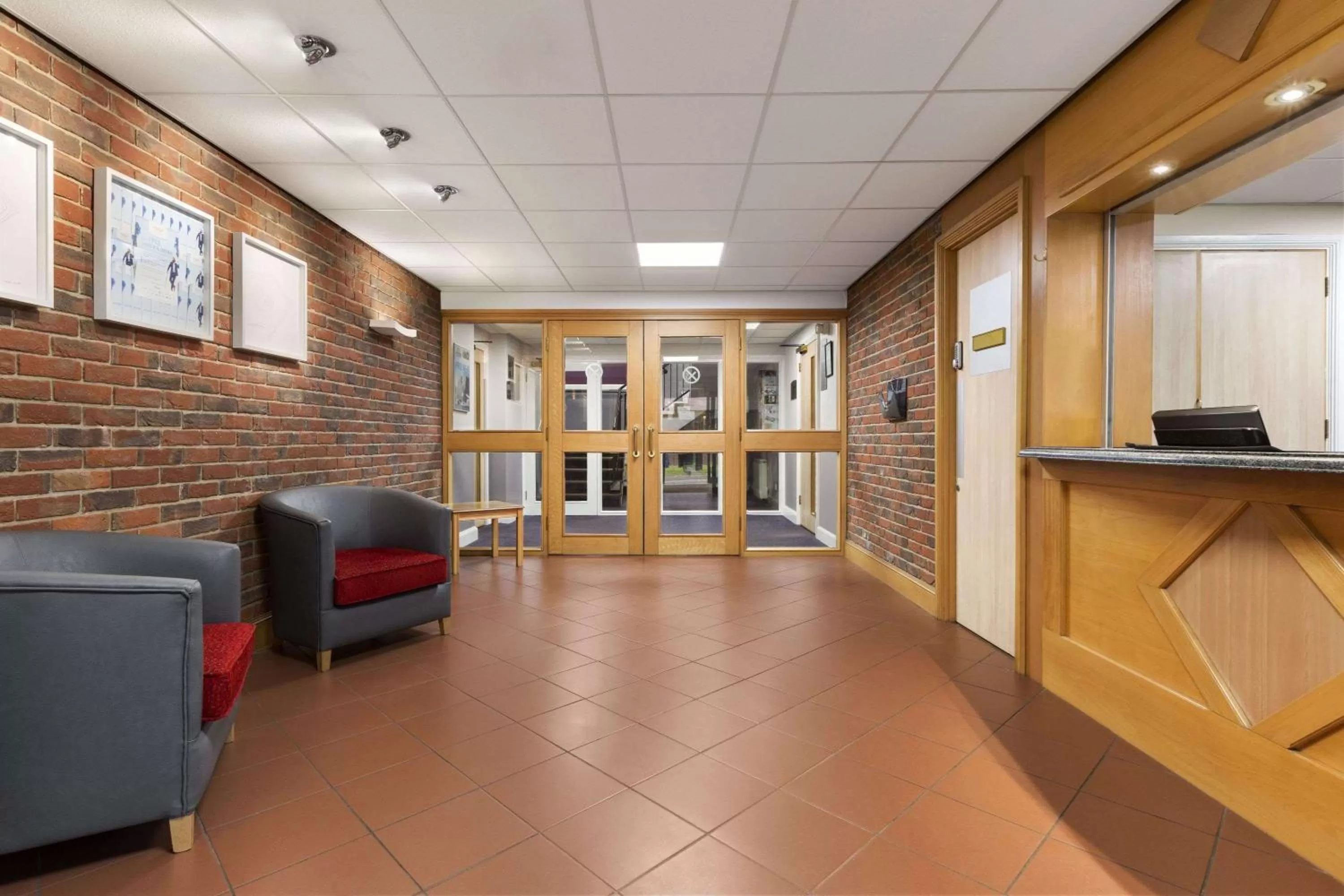 Lobby or reception in Days Inn Maidstone