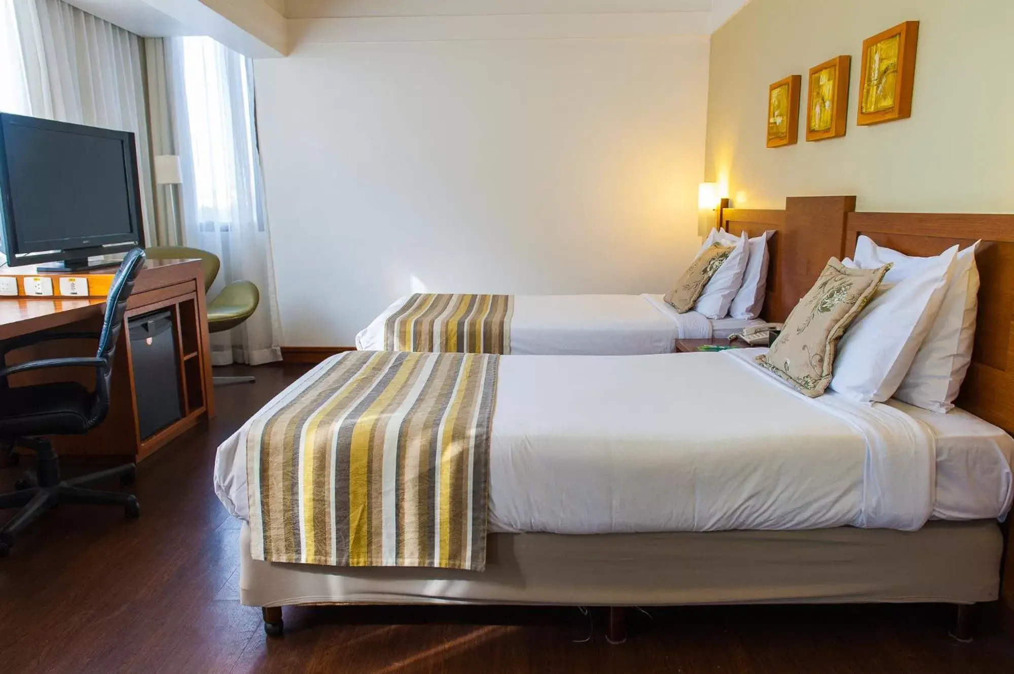 Photo of the whole room, Bed in Quality Porto Alegre