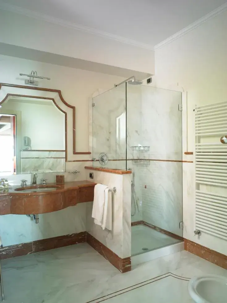 Bathroom in Hotel Villa Del Sogno