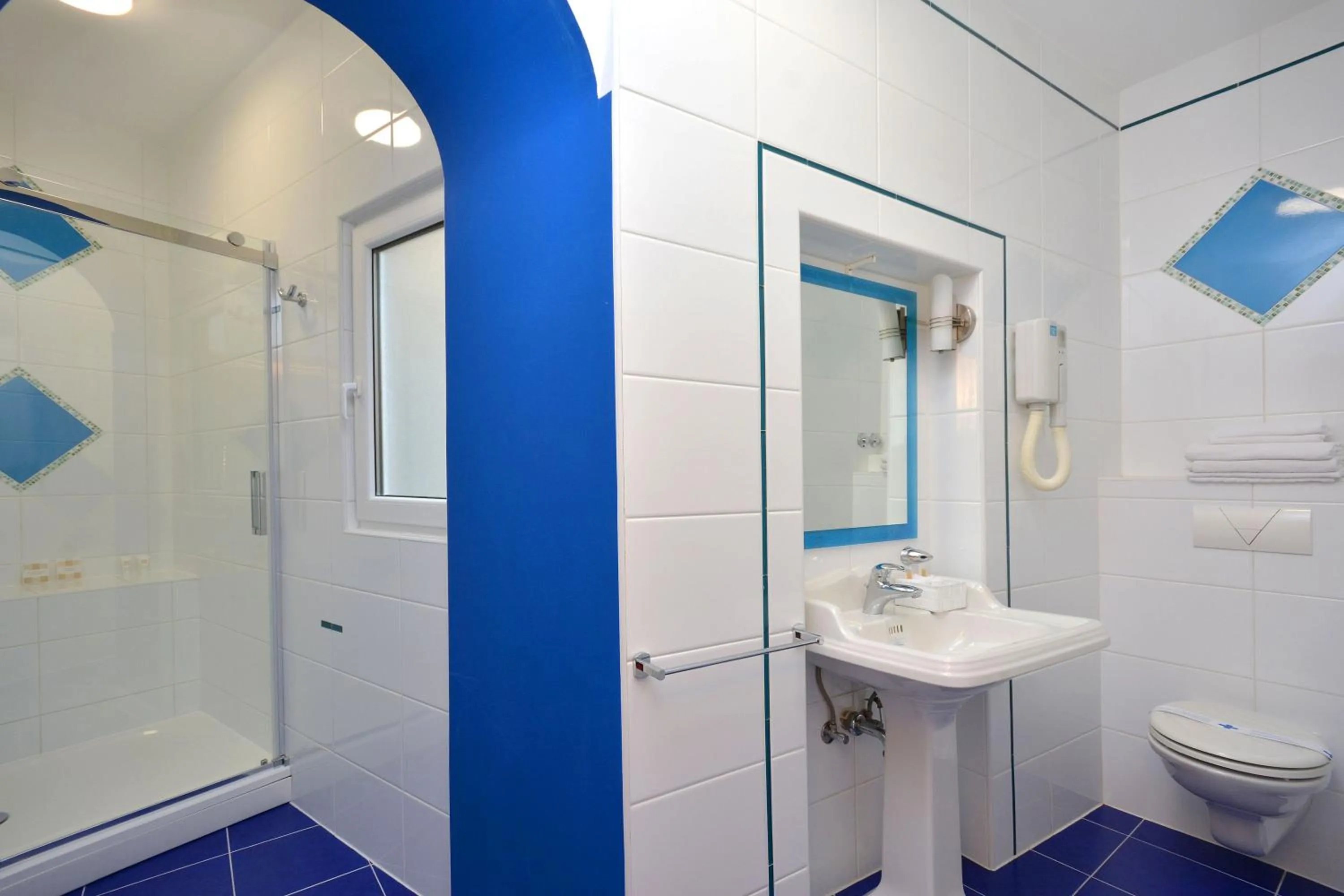 Shower in Hotel Adriana