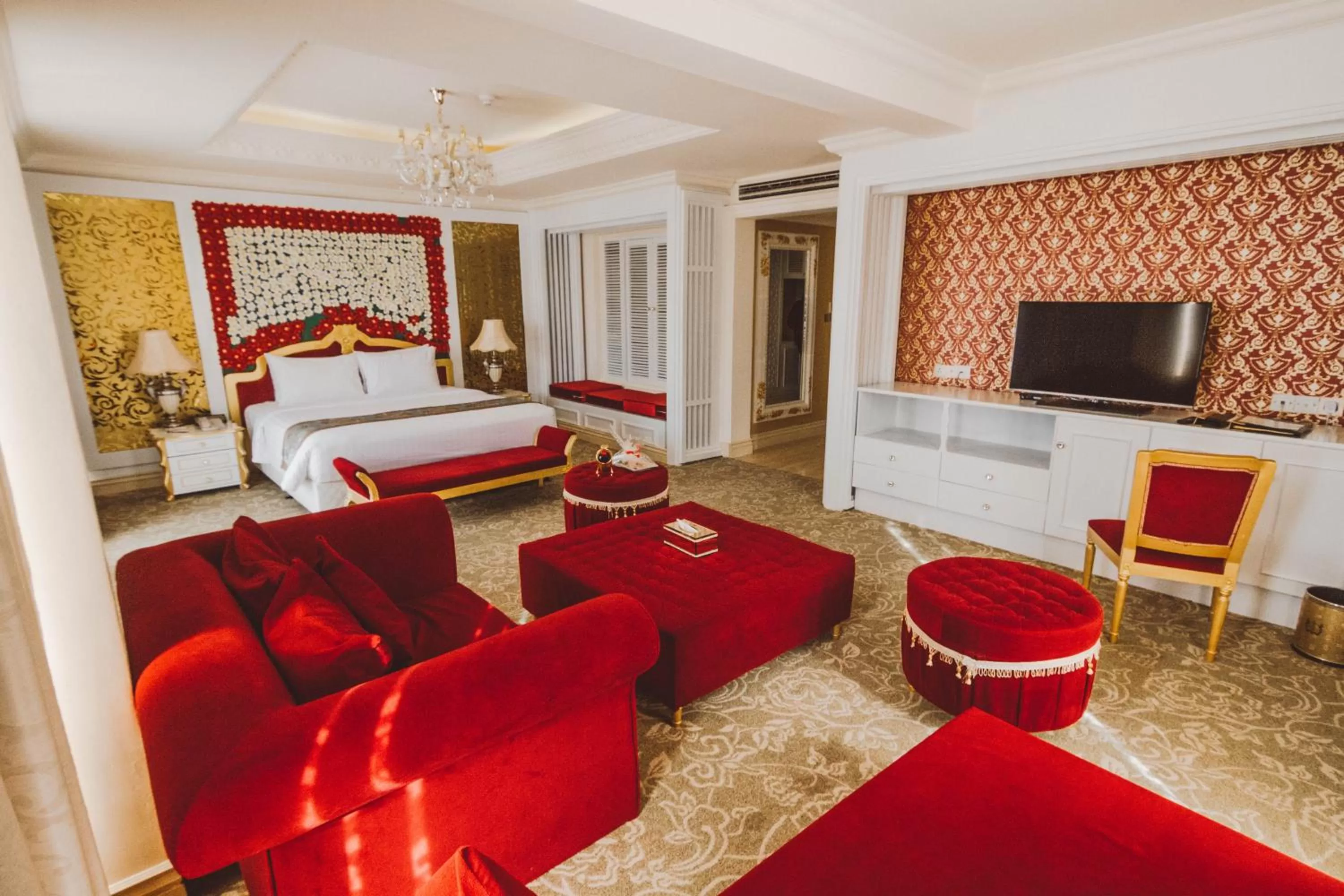 Photo of the whole room, Bed in The Grand Kandyan