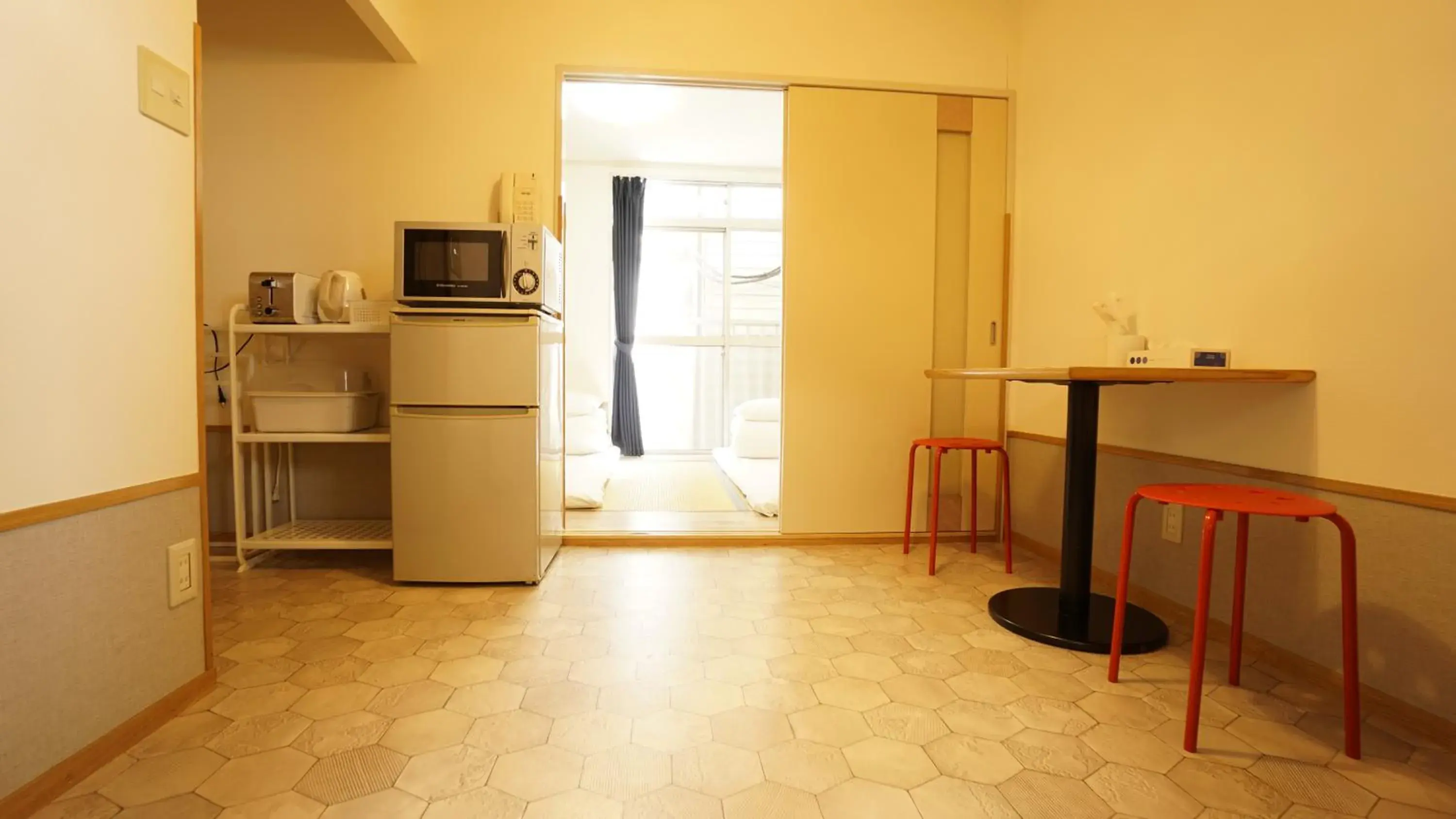 Dining area in House Ikebukuro Dining area in House Ikebukuro